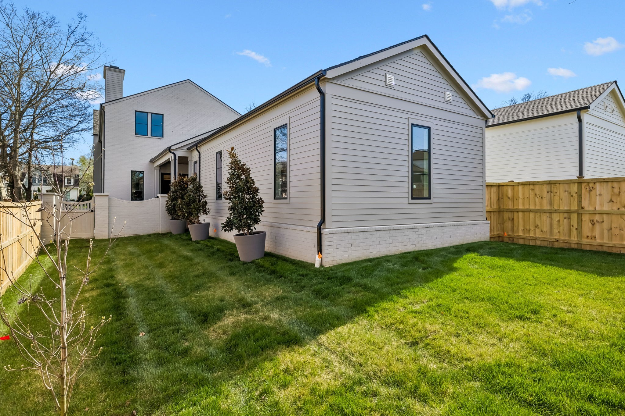 4153 Outer Dr