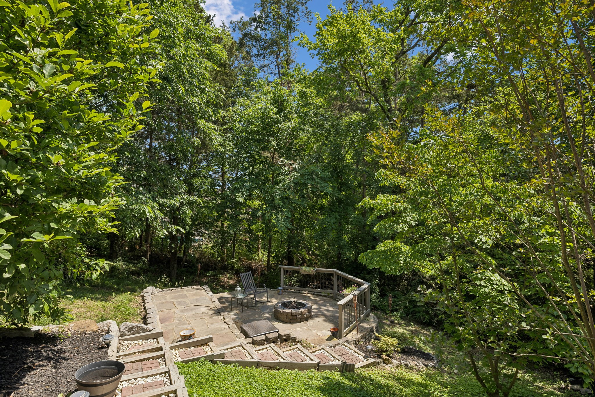 940 Century Oak Dr