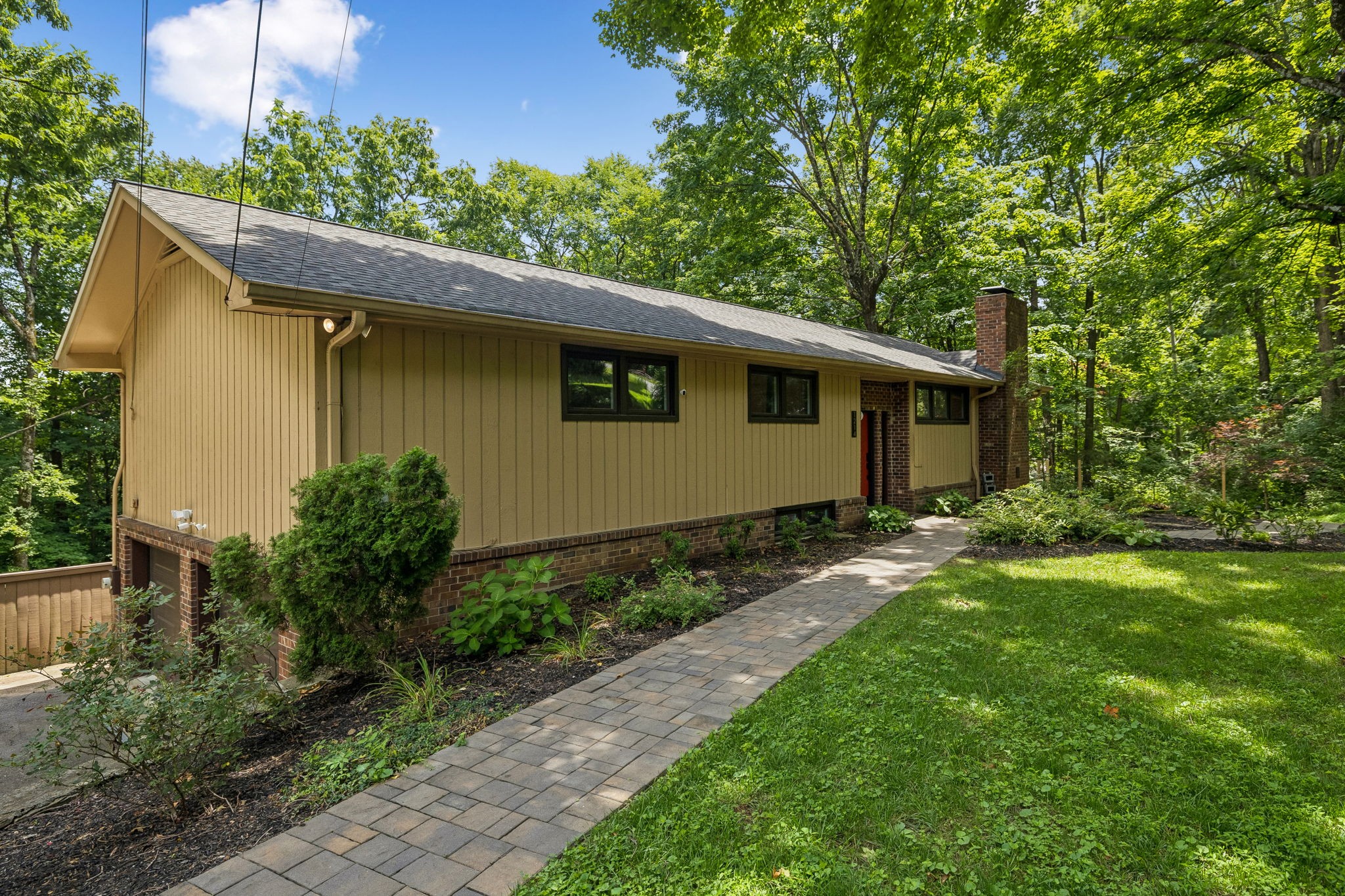 1214 Brentwood Ln