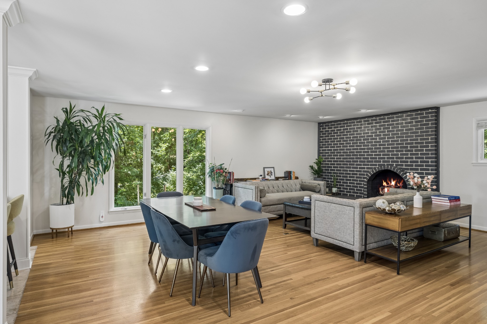 1214 Brentwood Ln