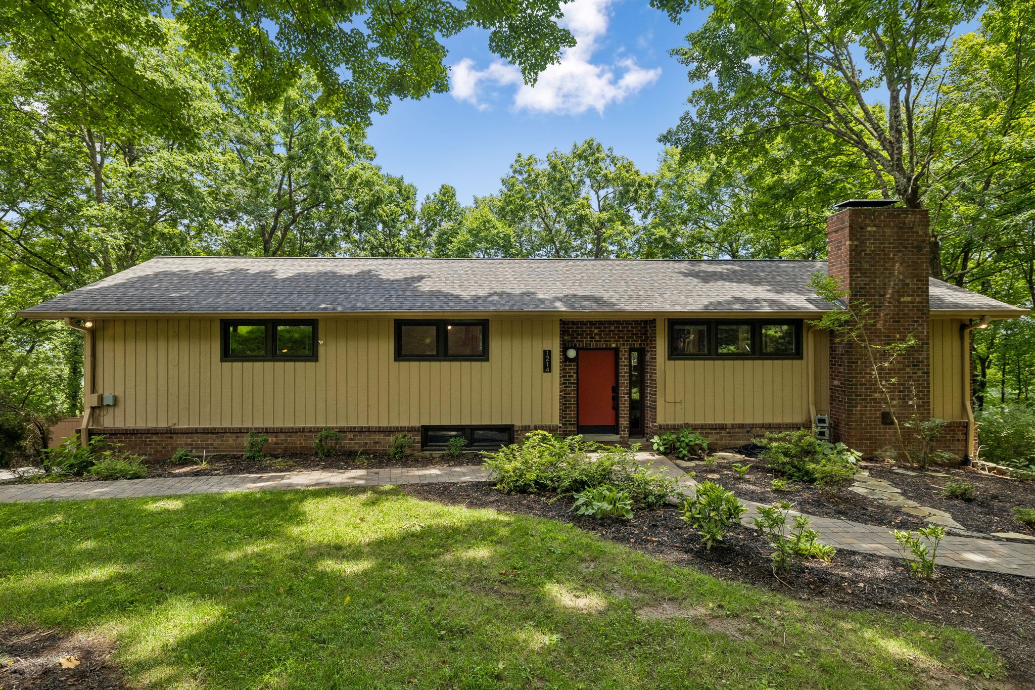 1214 Brentwood Ln