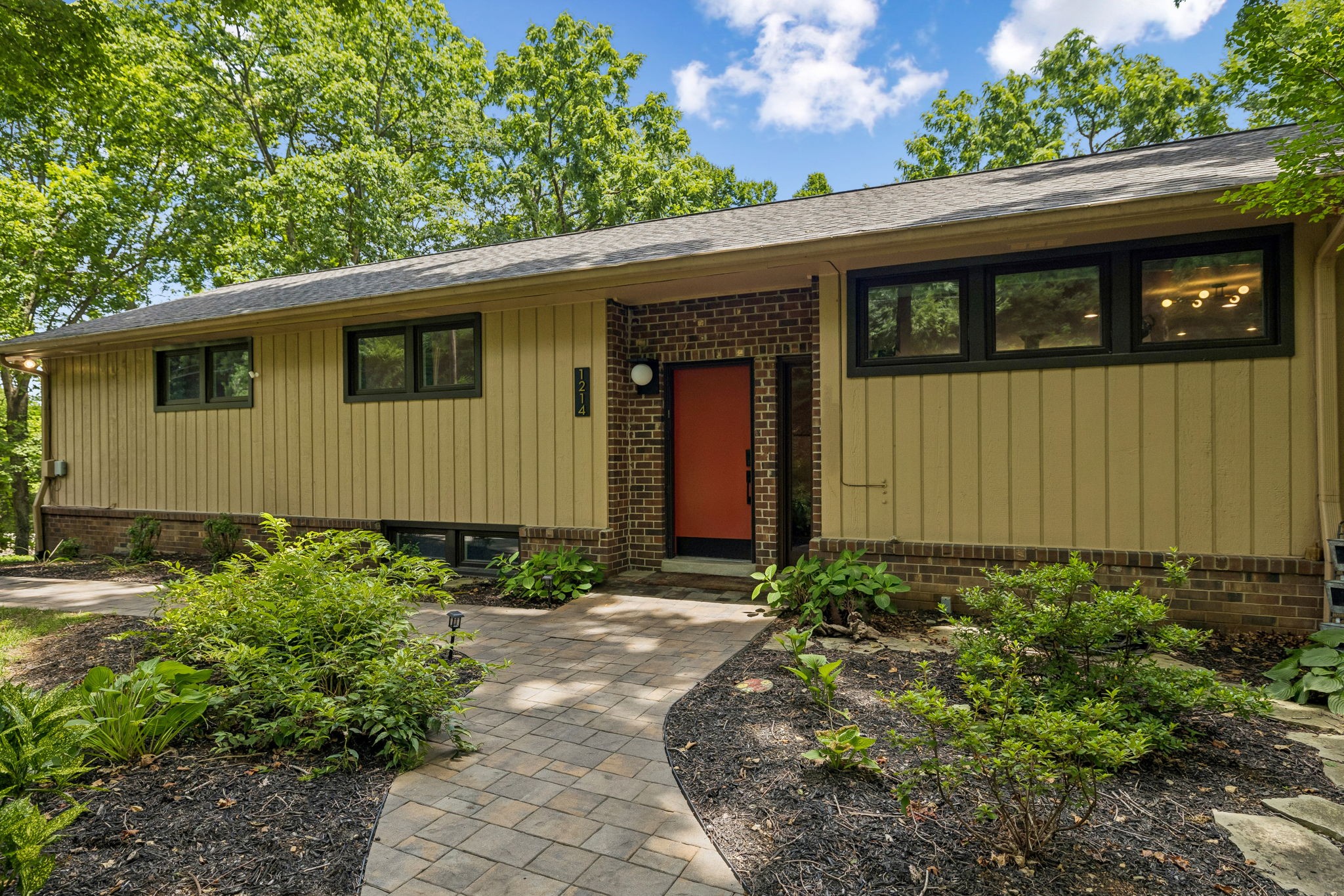 1214 Brentwood Ln