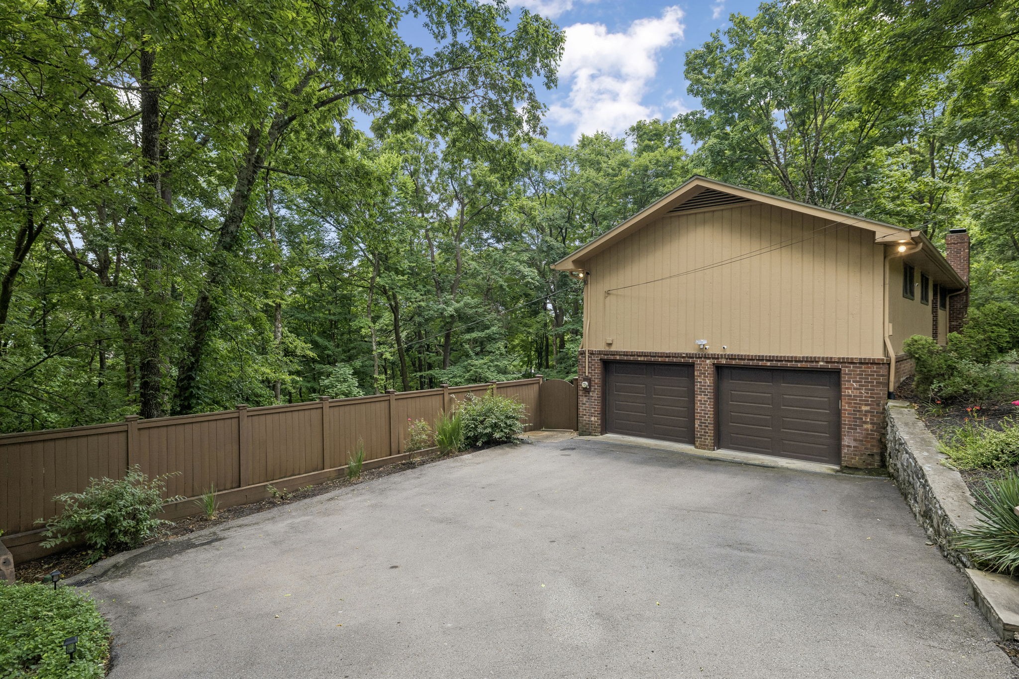 1214 Brentwood Ln