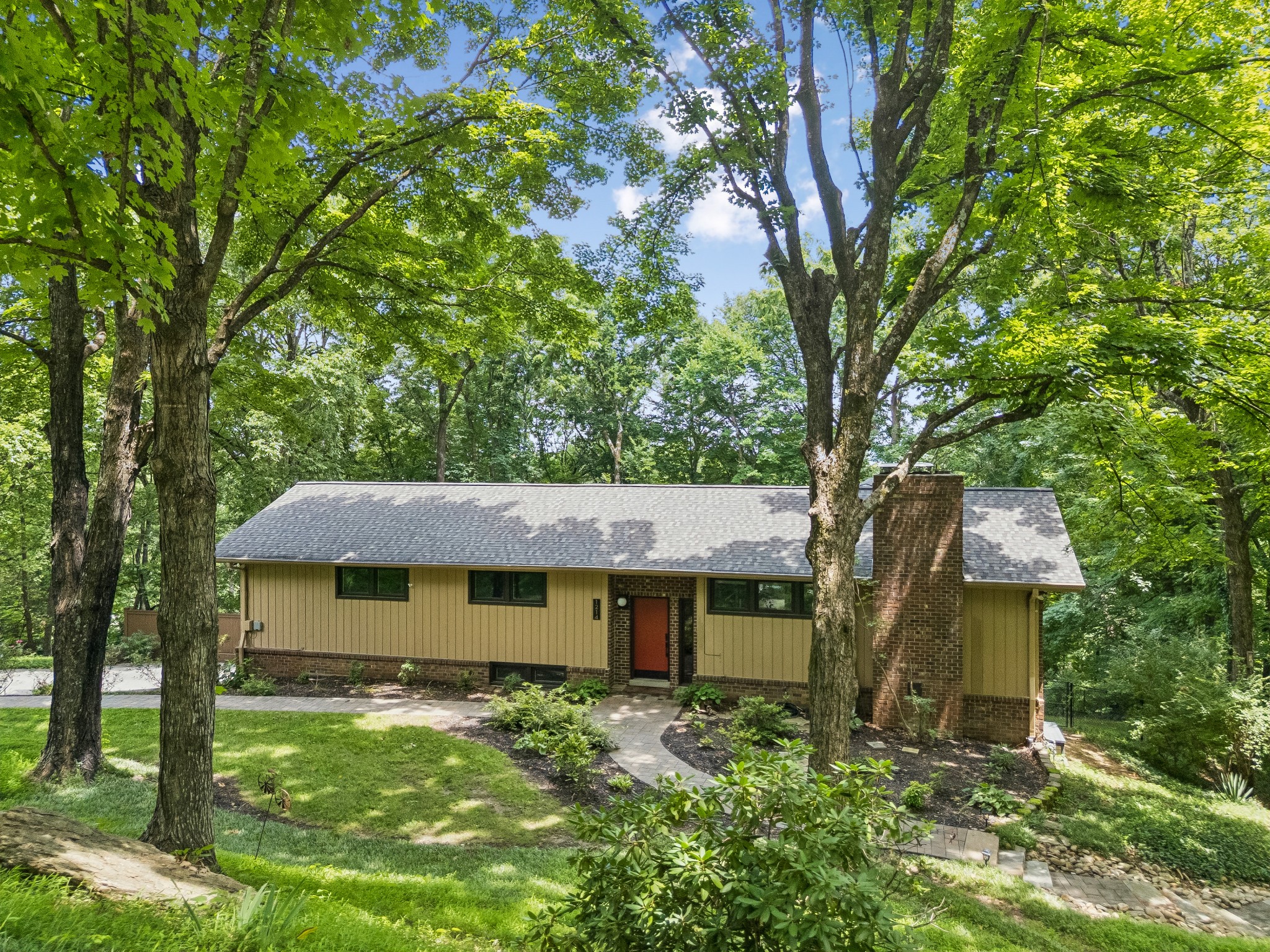 1214 Brentwood Ln