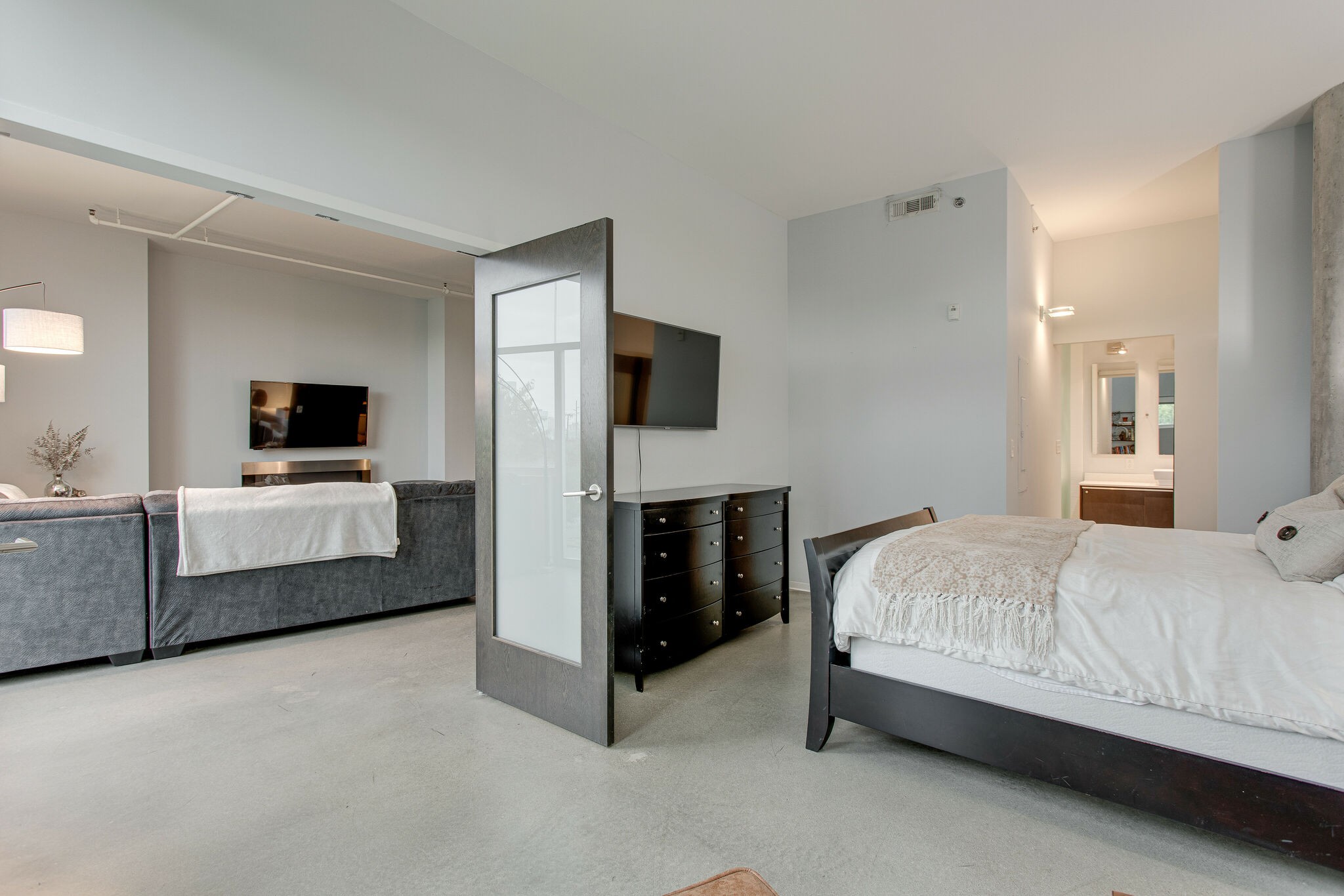 2115 Yeaman Pl Unit: 216