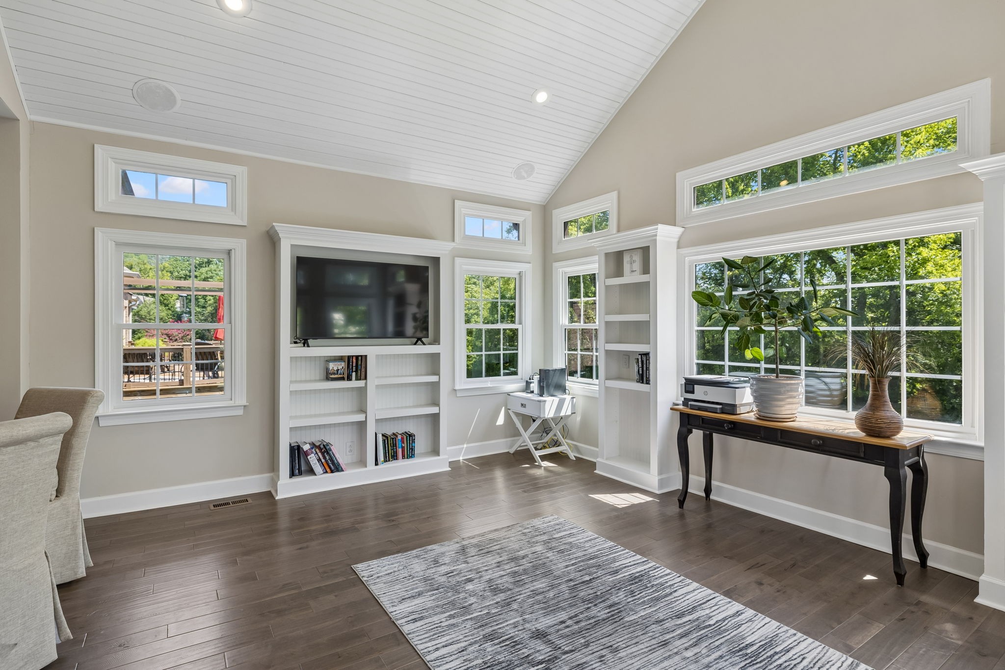 425 Caledonian Ct