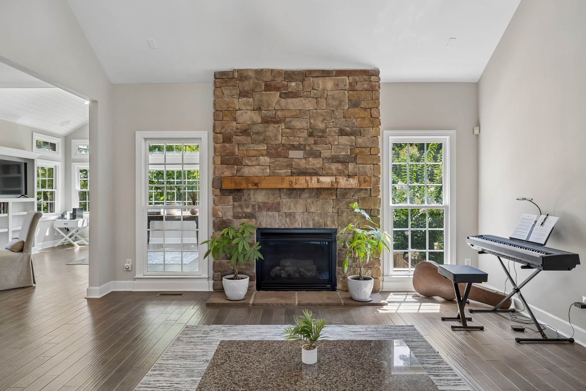 425 Caledonian Ct