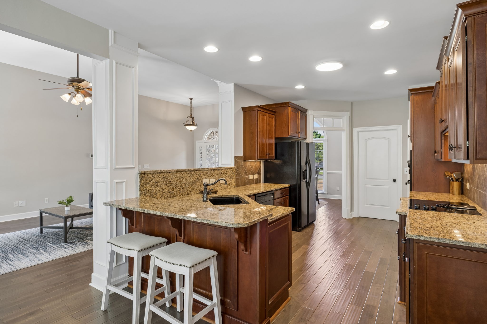 425 Caledonian Ct