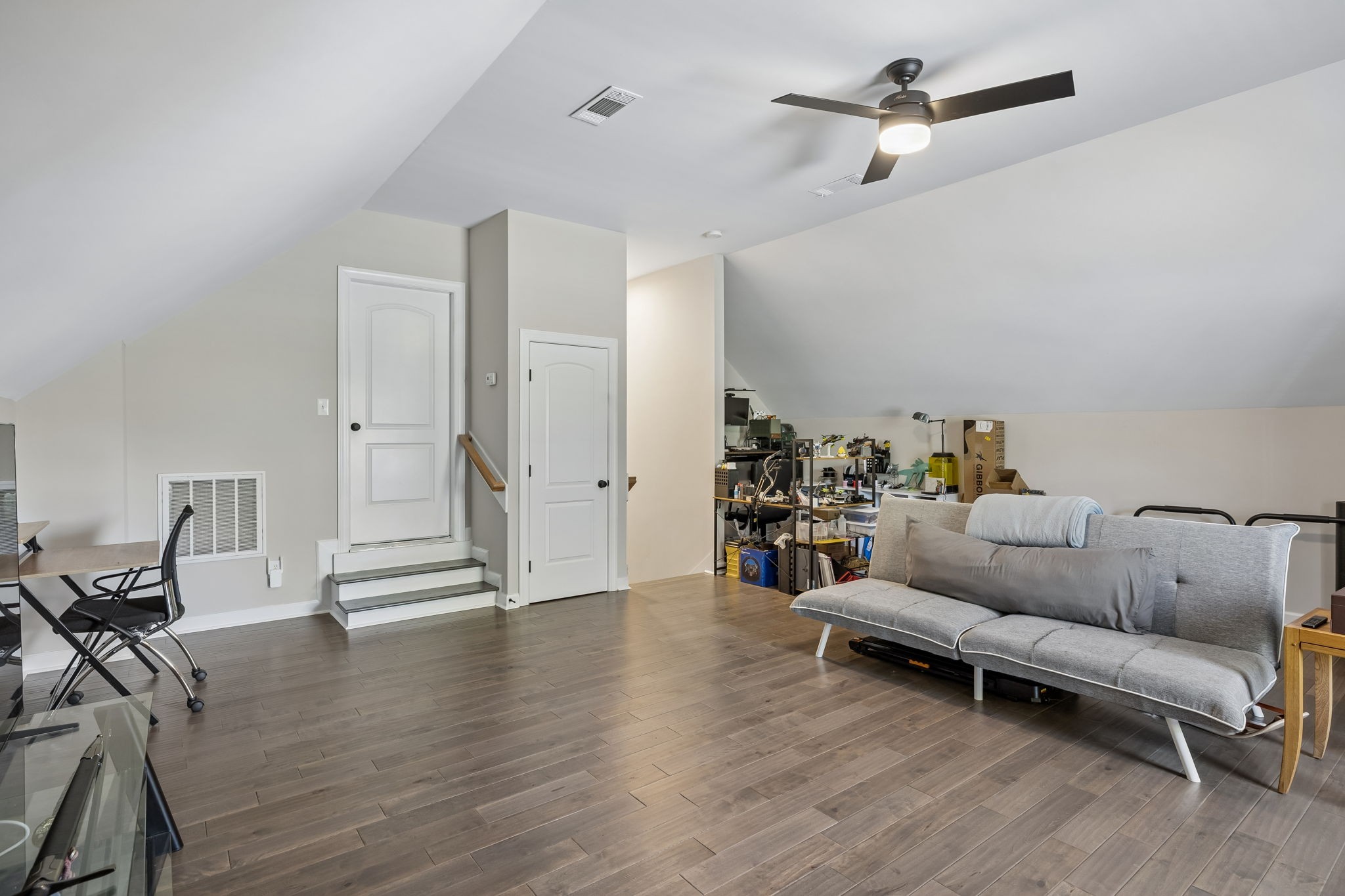 425 Caledonian Ct