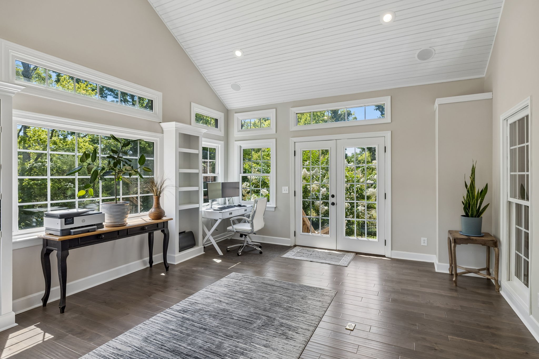 425 Caledonian Ct