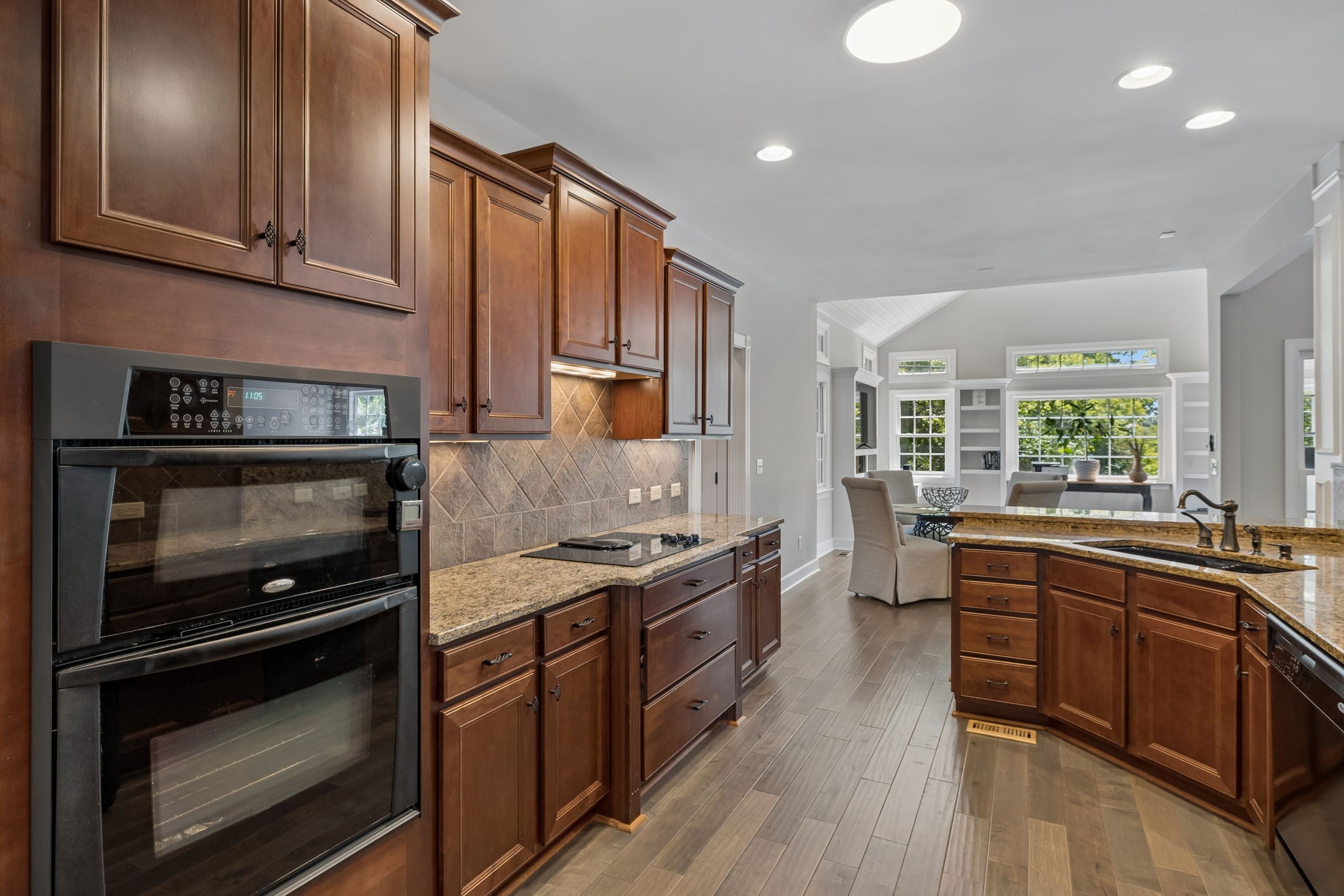 425 Caledonian Ct