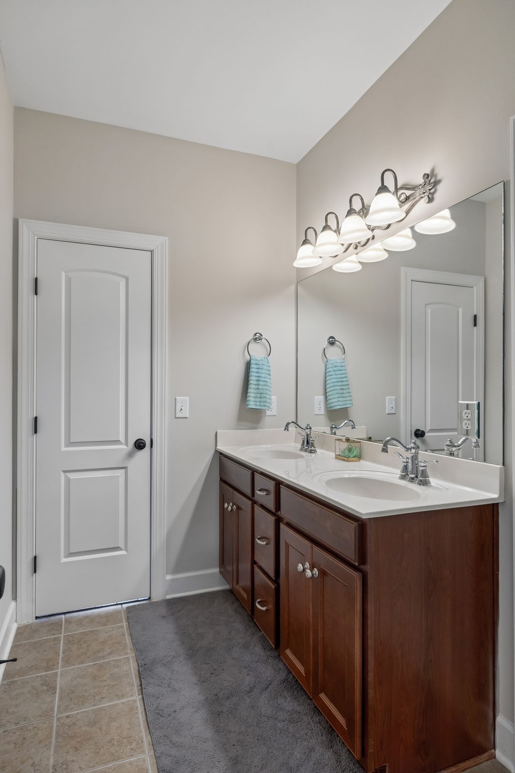 425 Caledonian Ct
