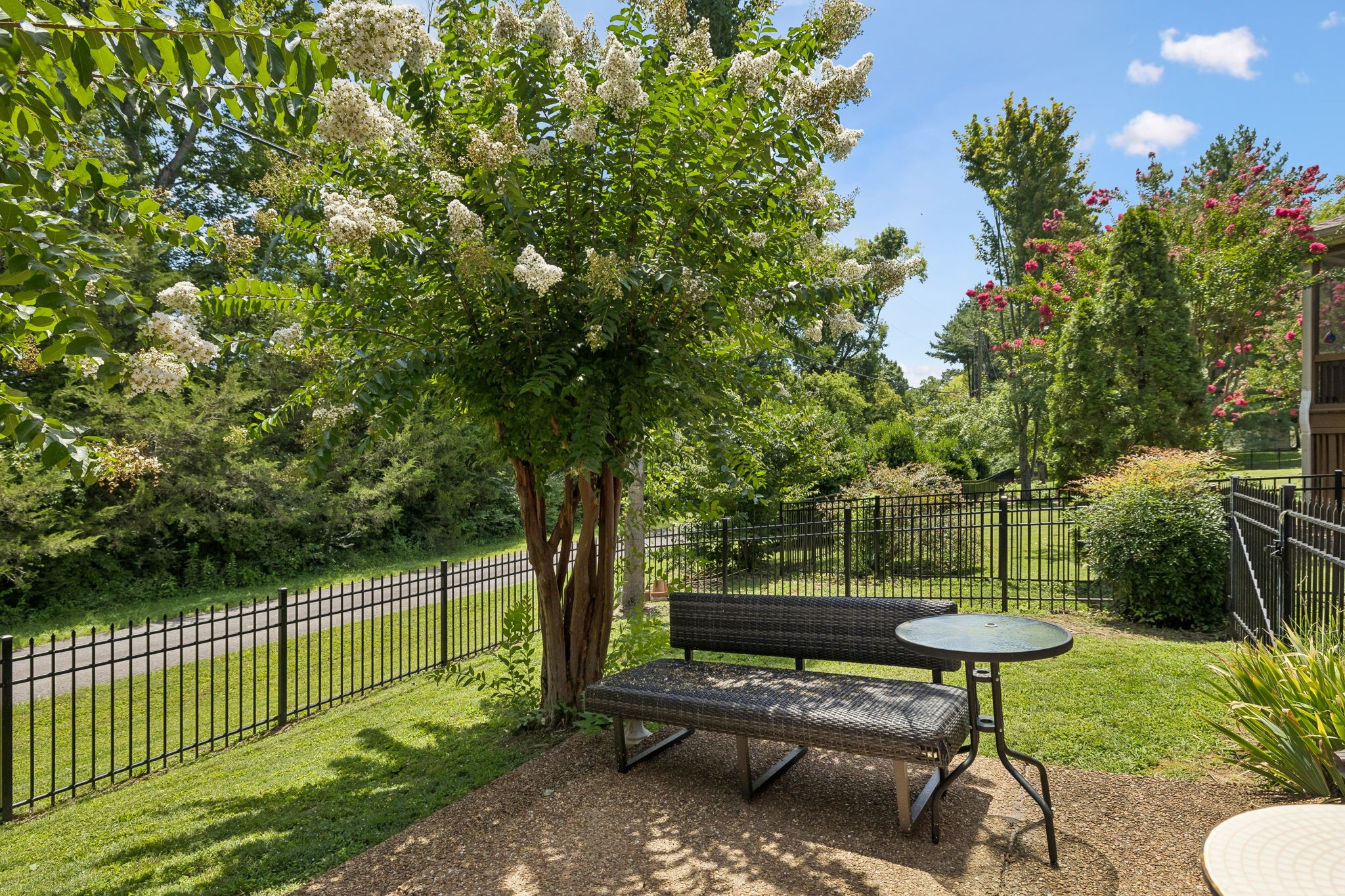 425 Caledonian Ct
