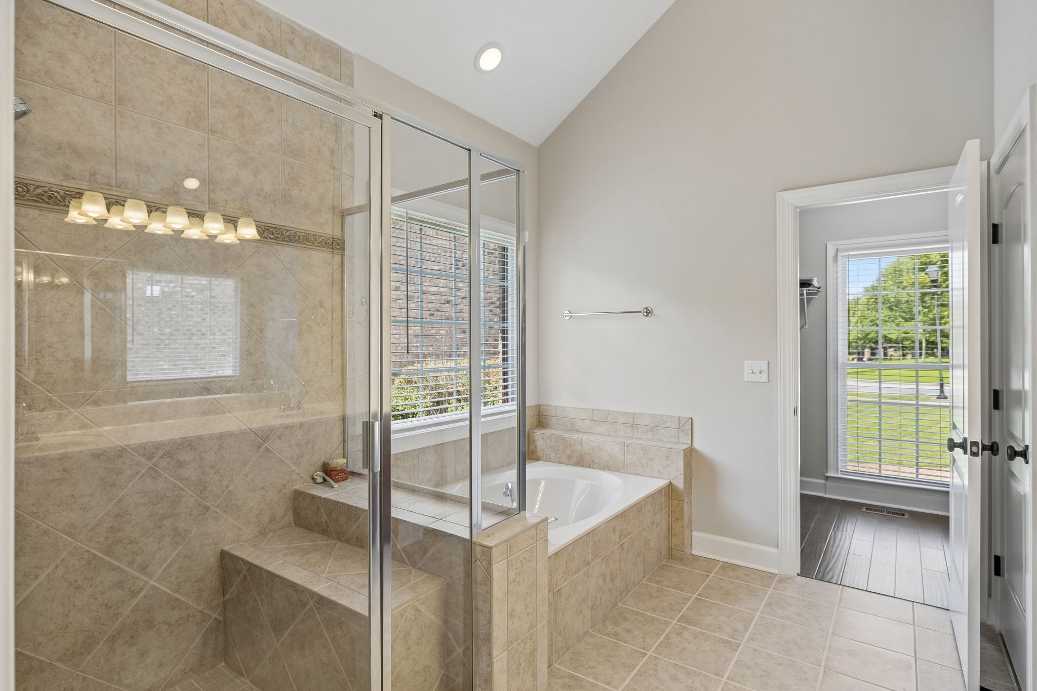 425 Caledonian Ct