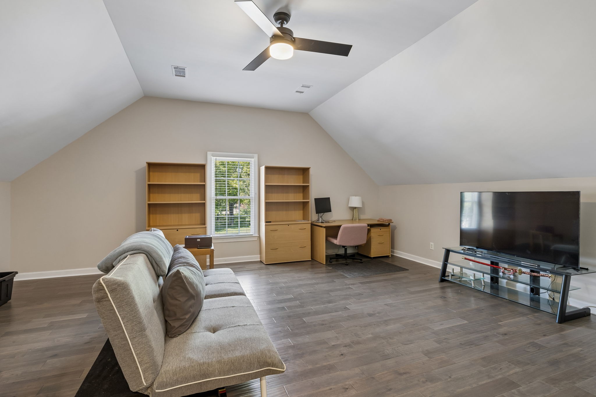 425 Caledonian Ct