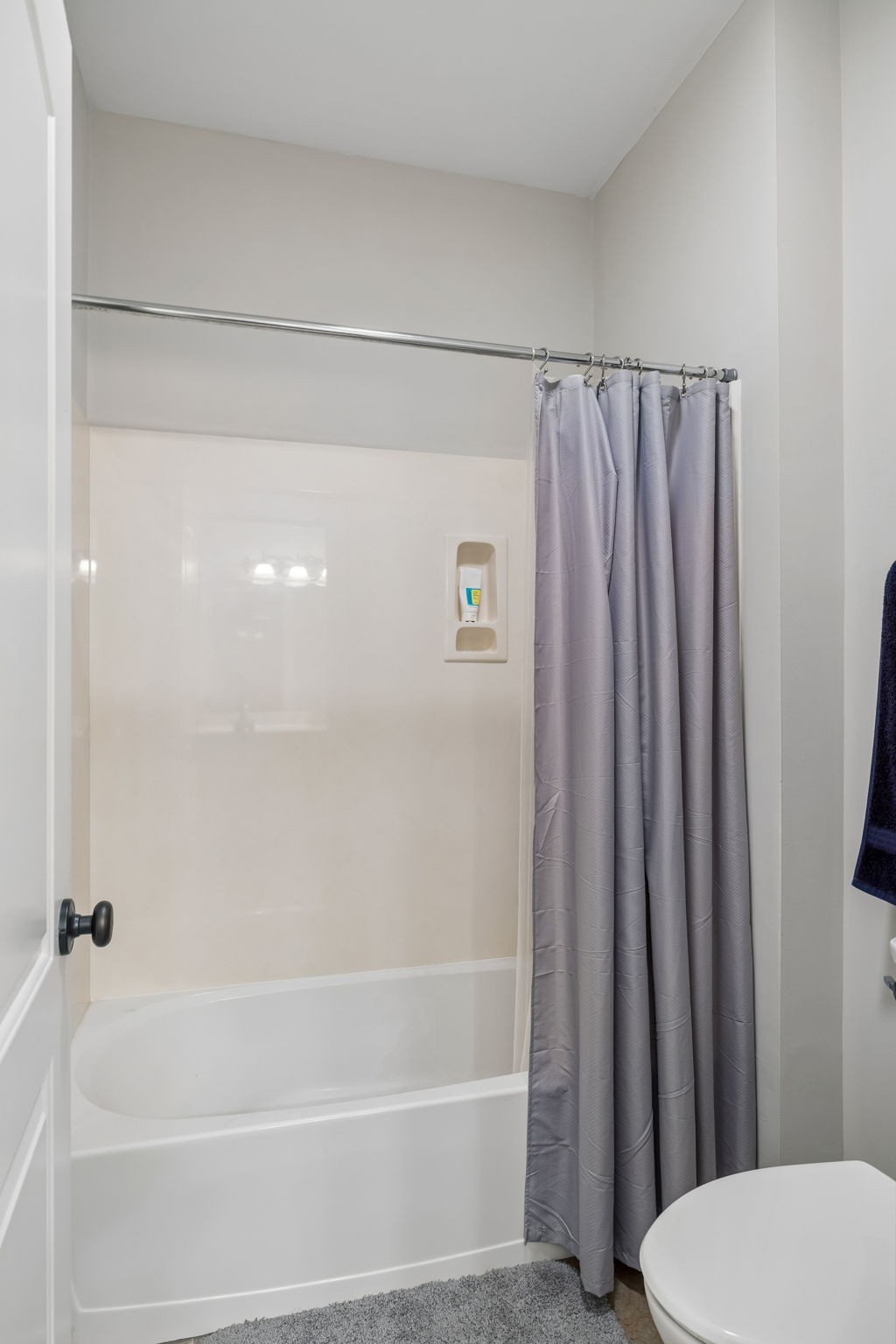 425 Caledonian Ct