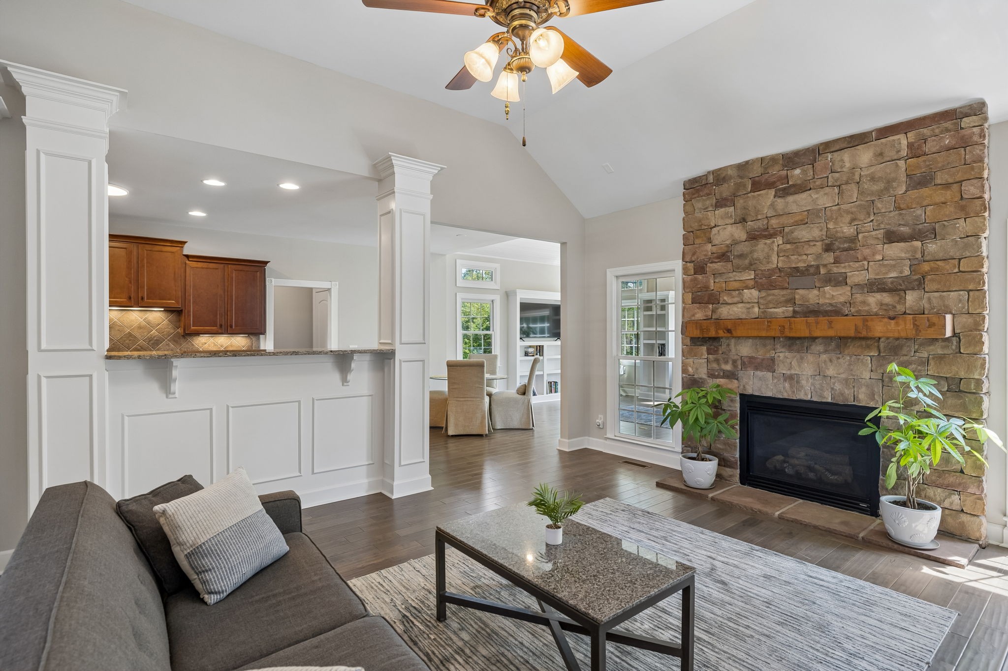 425 Caledonian Ct