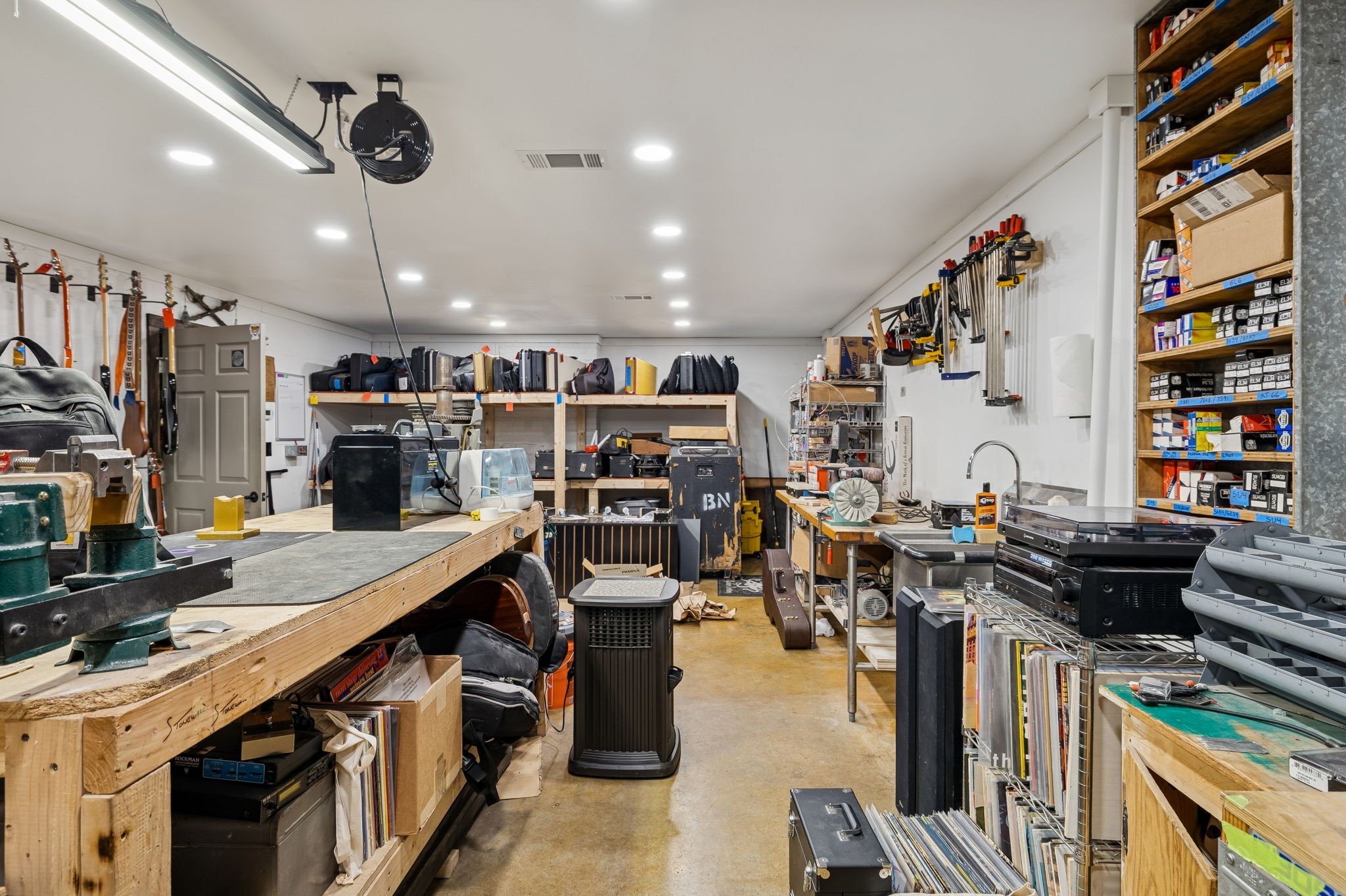 2809 Dickerson Pike