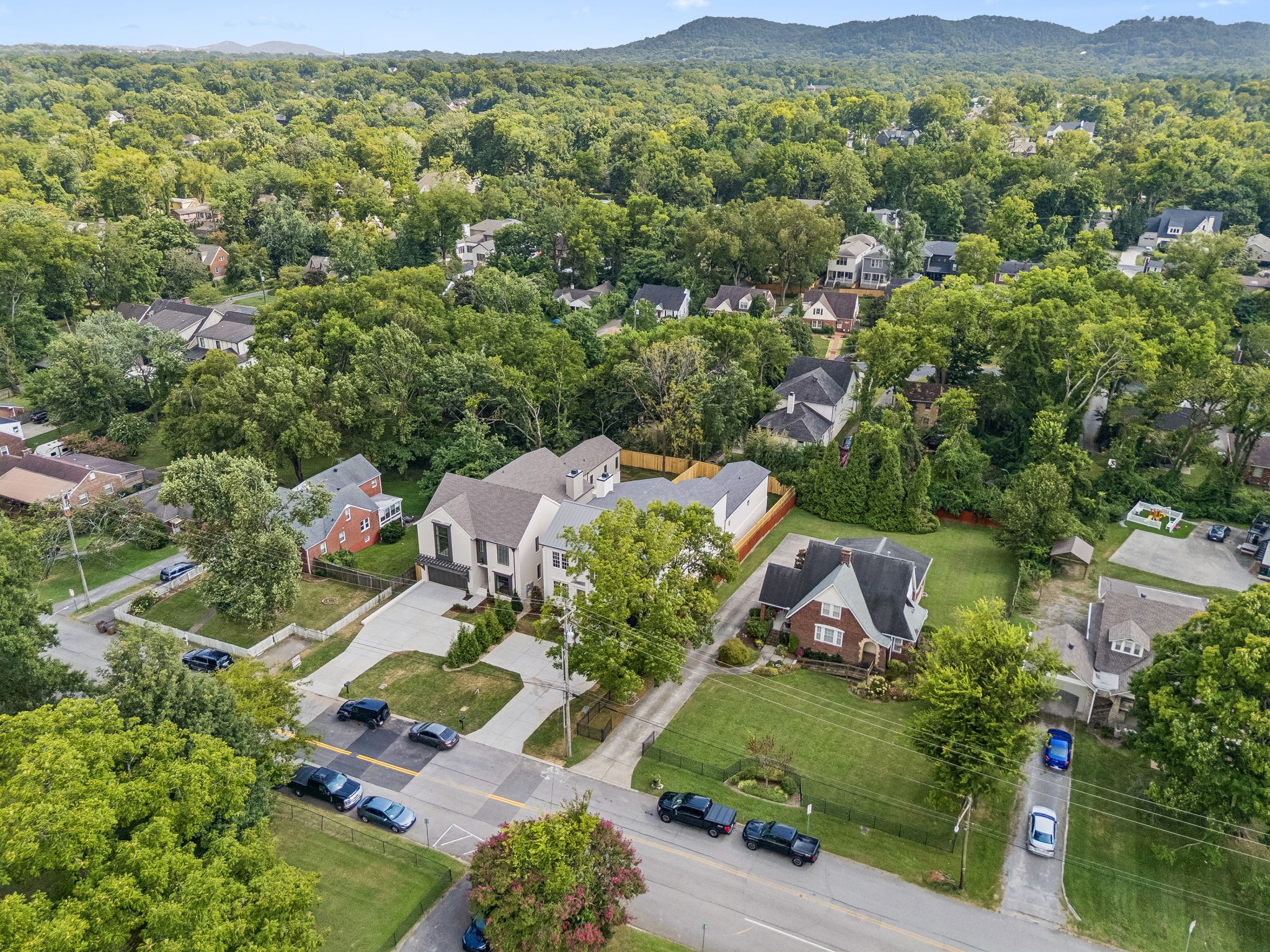 1133 Maplehurst Ln