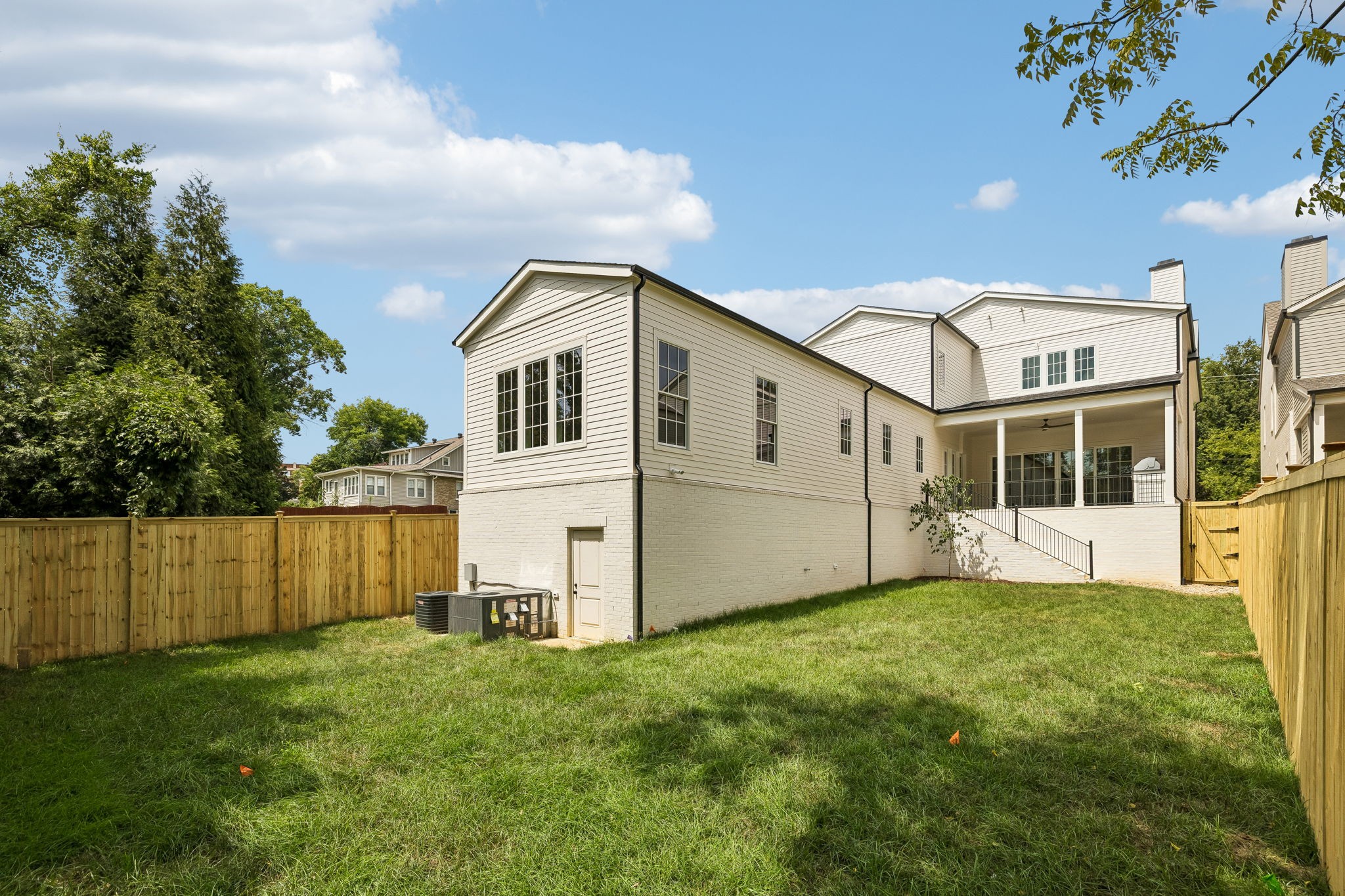 1133 Maplehurst Ln