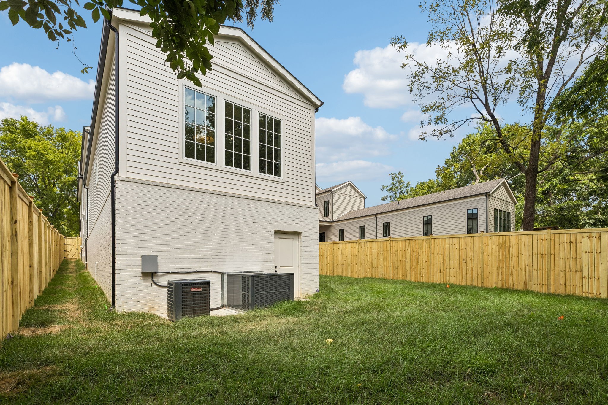1133 Maplehurst Ln