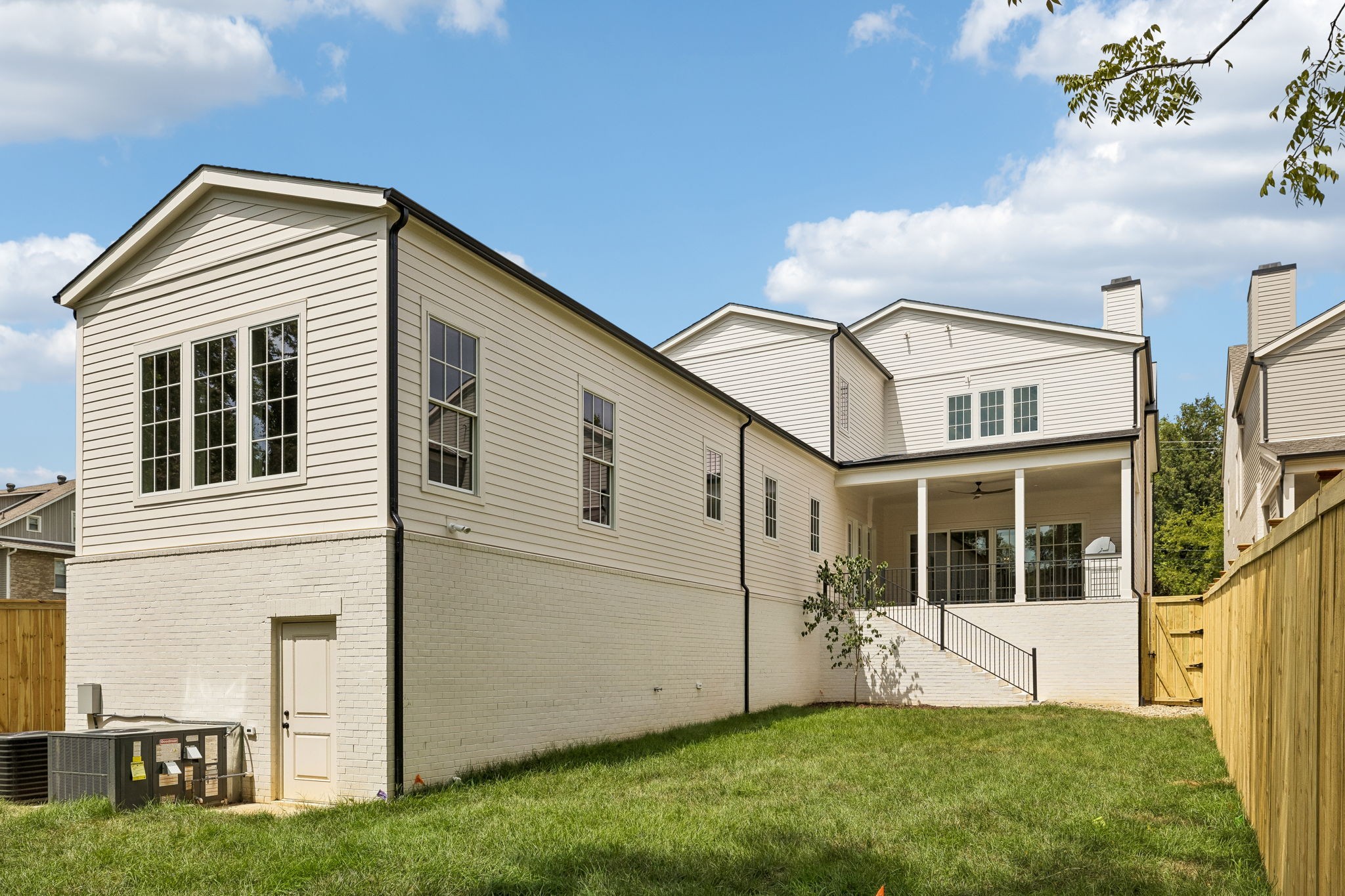 1133 Maplehurst Ln