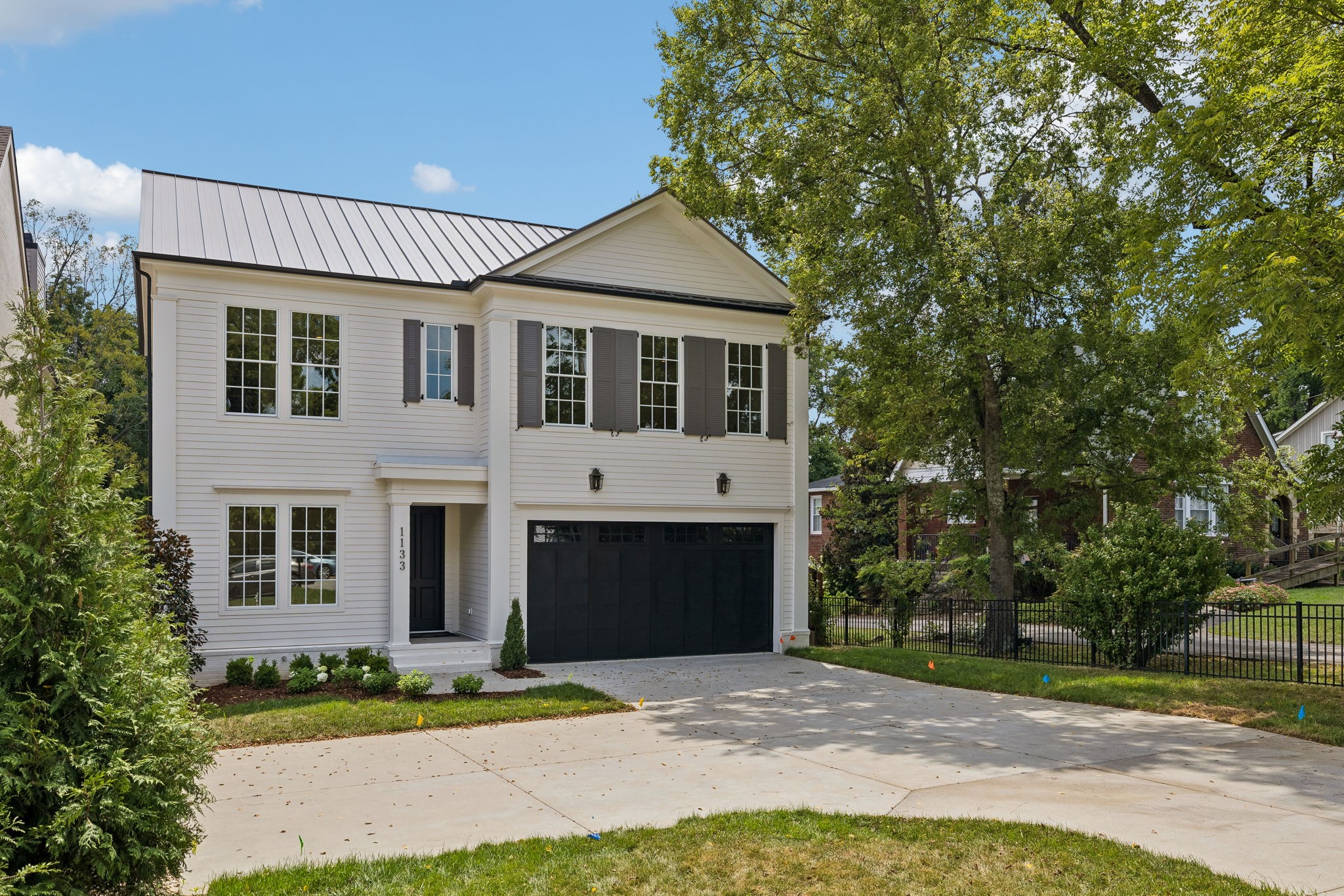 1133 Maplehurst Ln