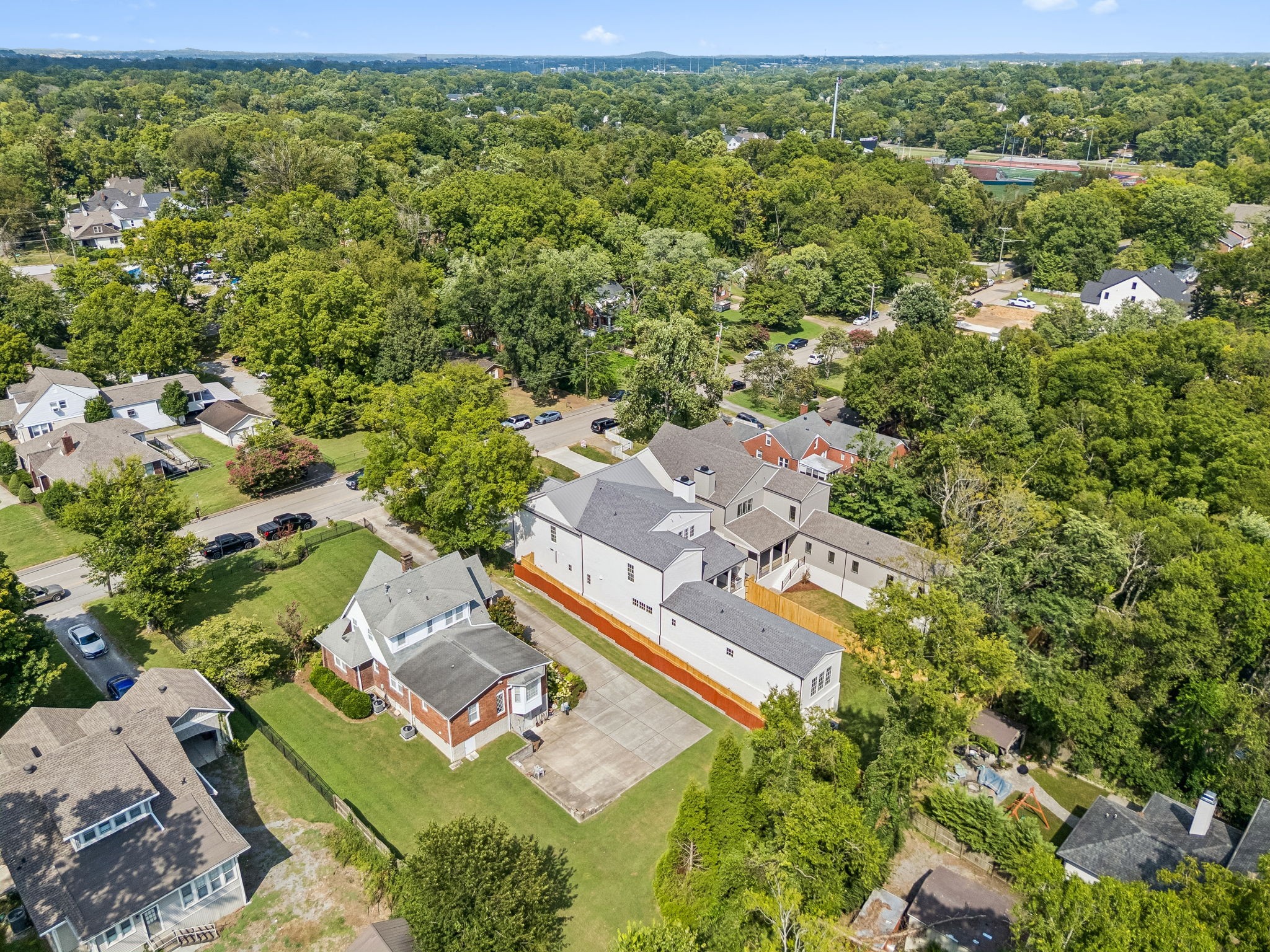 1133 Maplehurst Ln