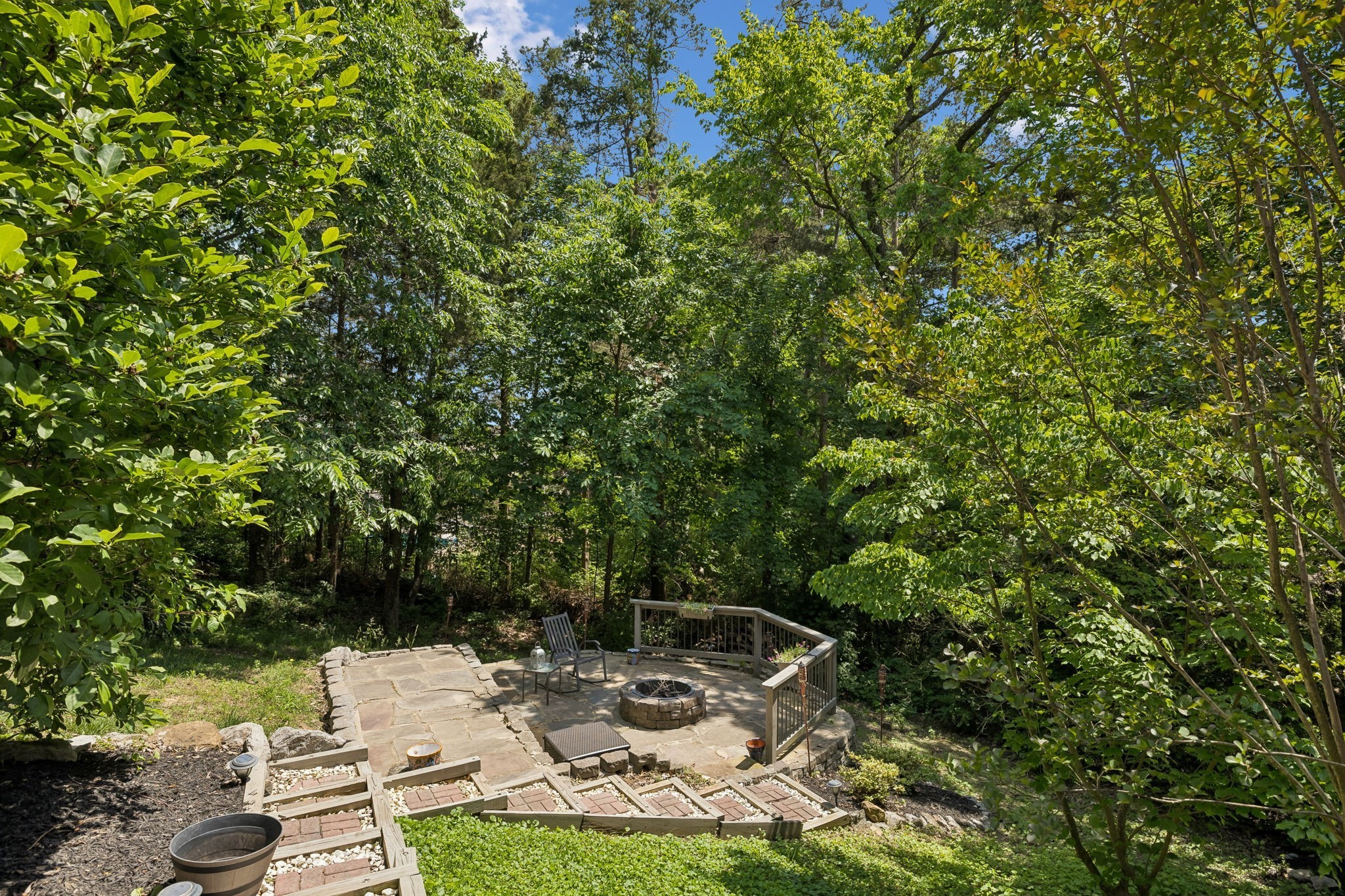 940 Century Oak Dr