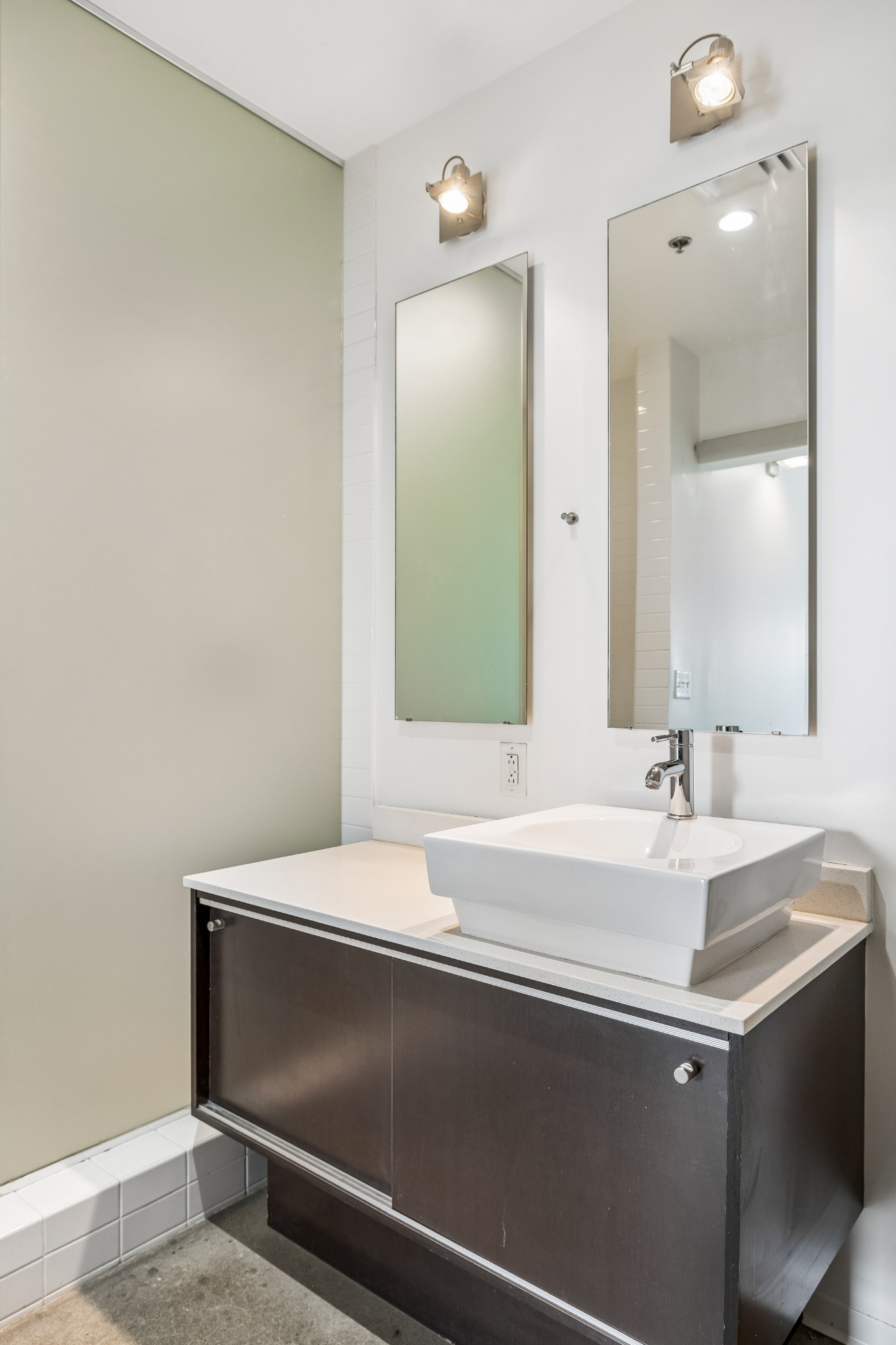 2115 Yeaman Pl Unit: 216