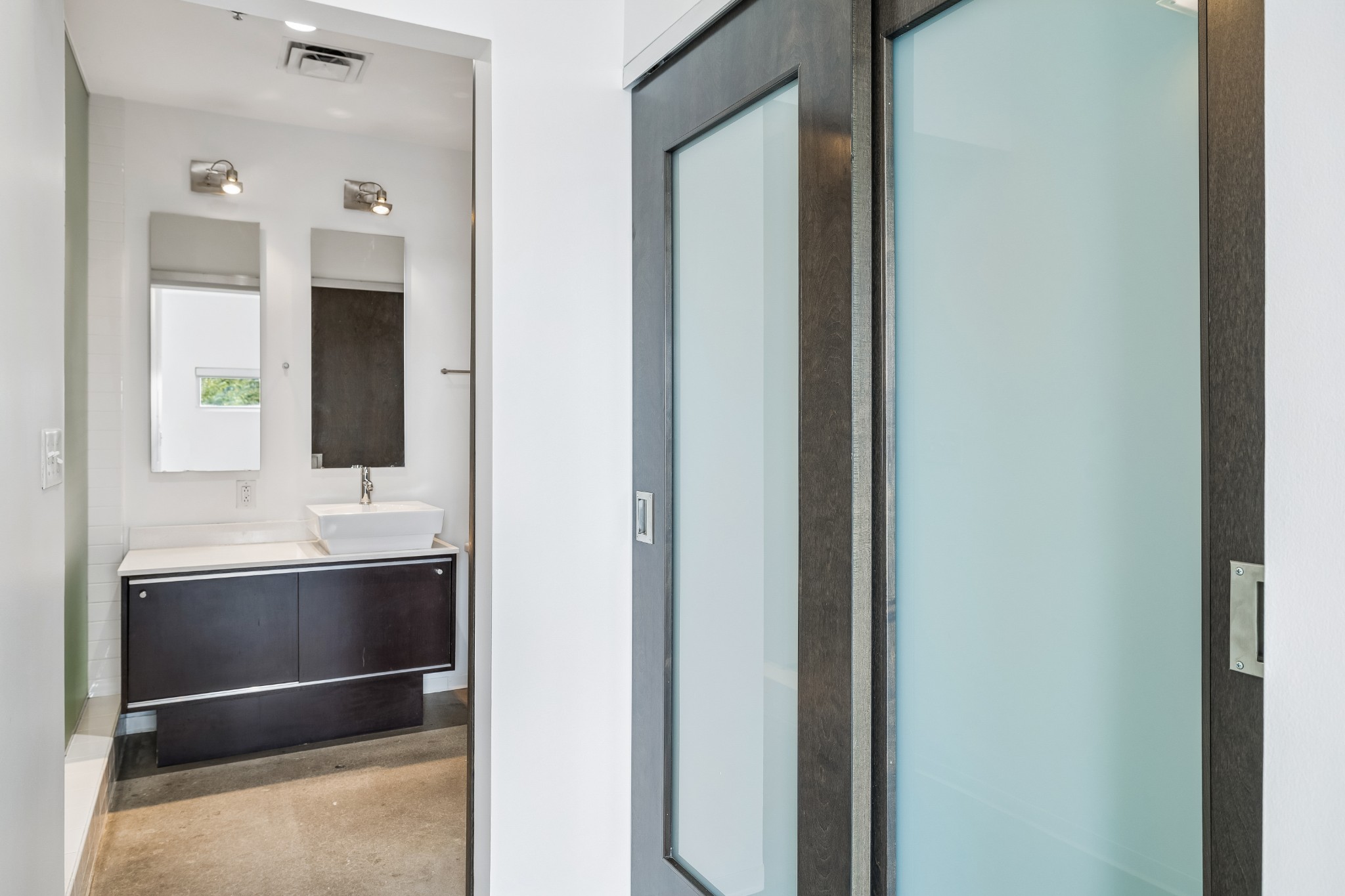 2115 Yeaman Pl Unit: 216