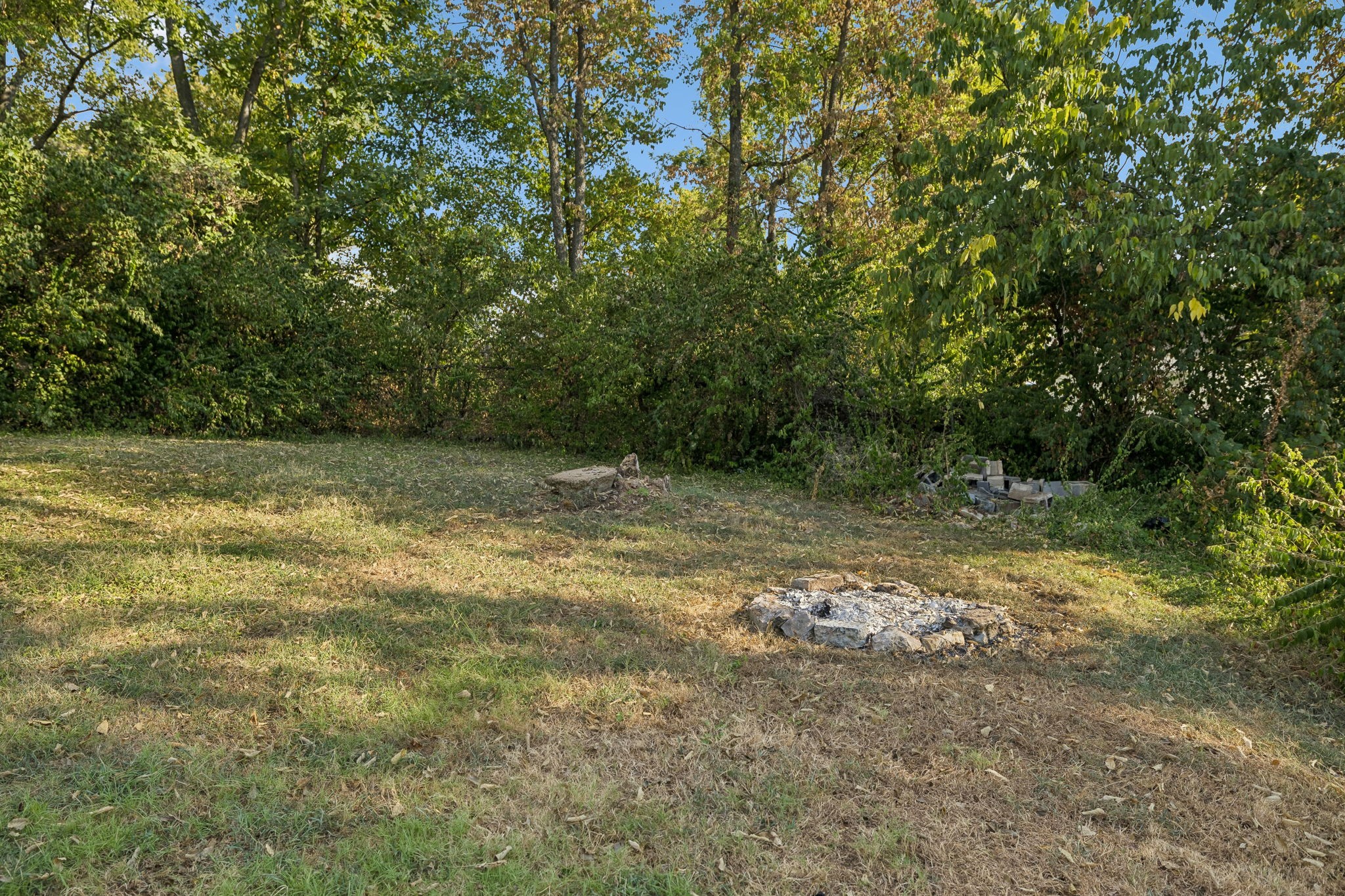 524 E Trinity Ln