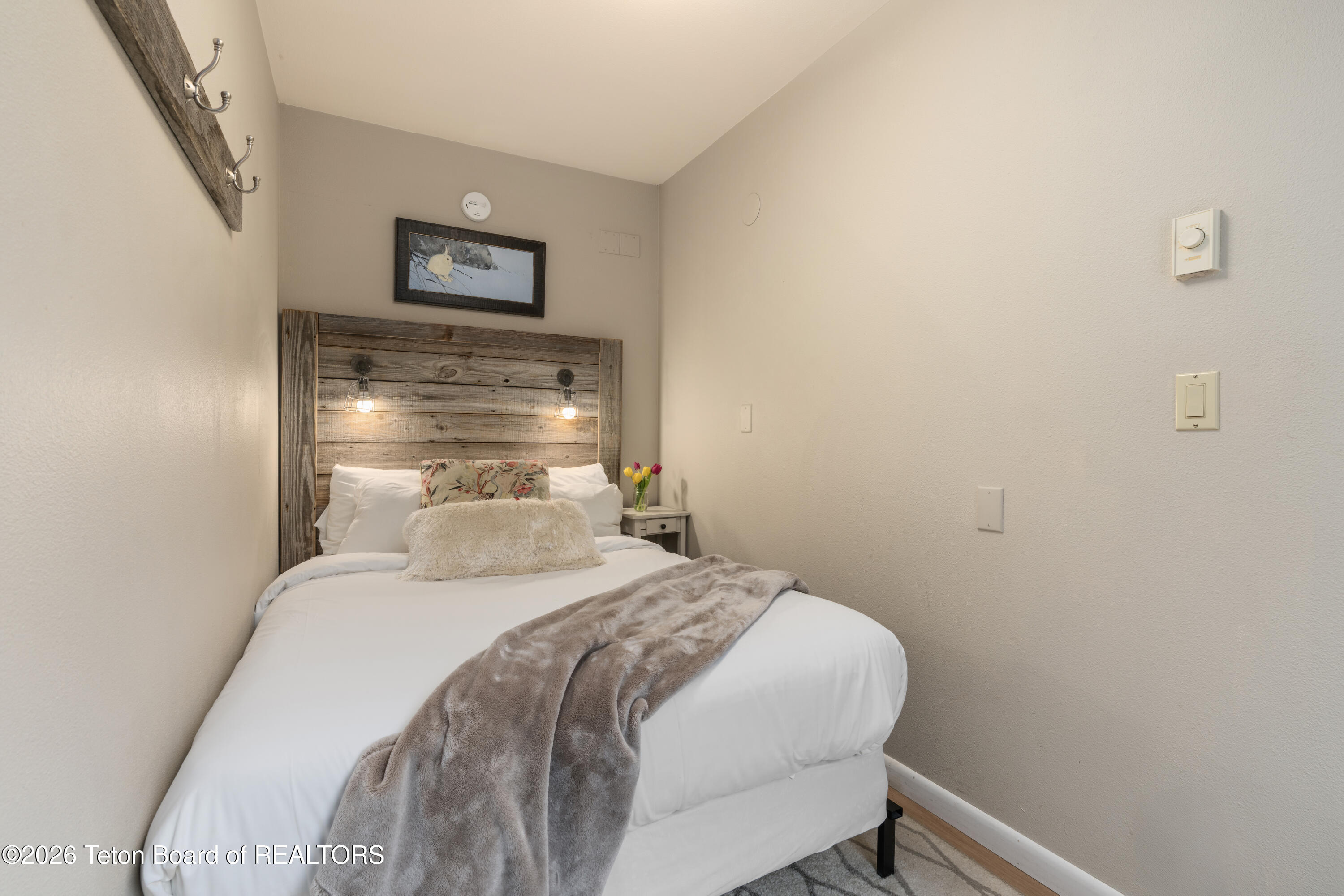 330 E SAGEBRUSH Drive 12-5-E
