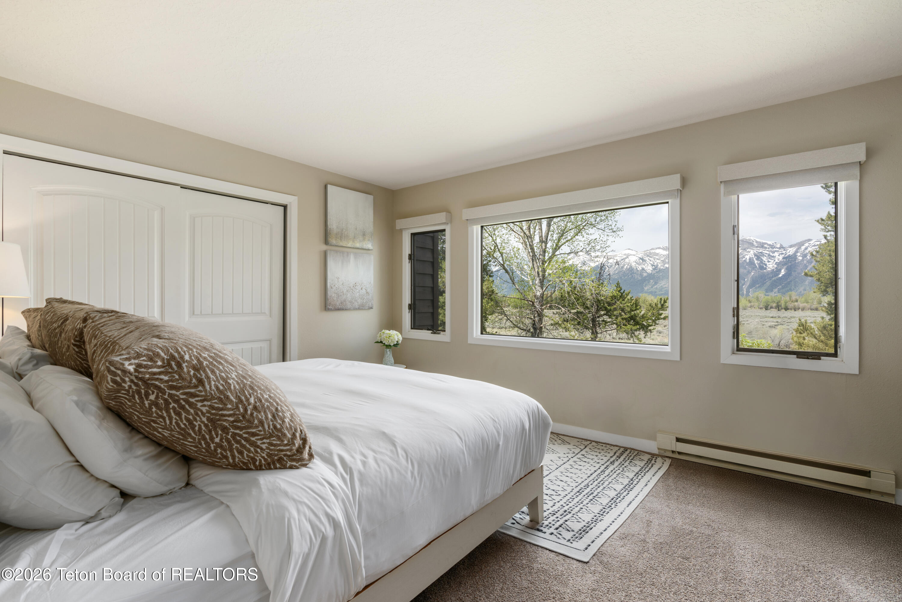 330 E SAGEBRUSH Drive 12-5-E
