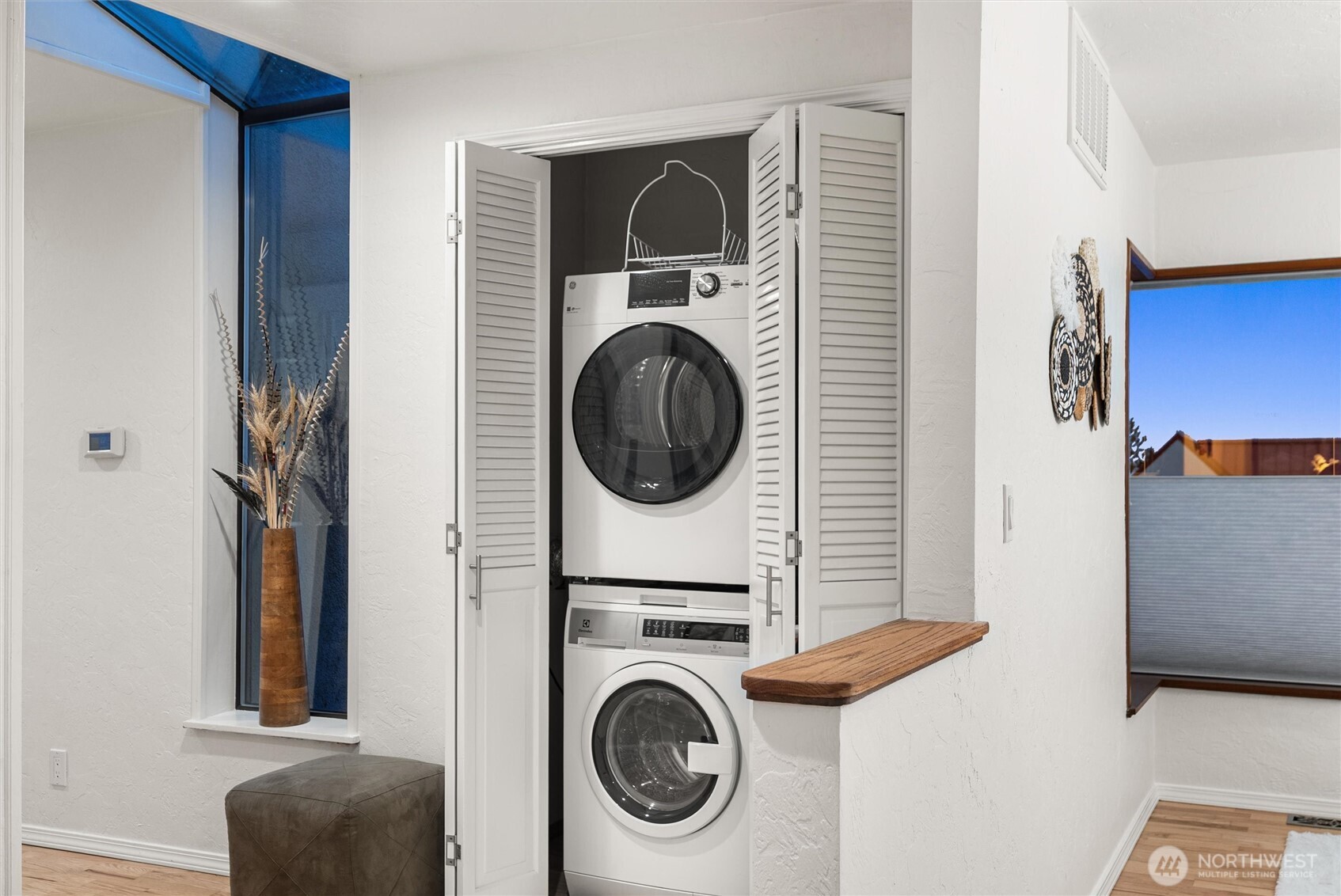 1627 California Avenue SW Unit: 4