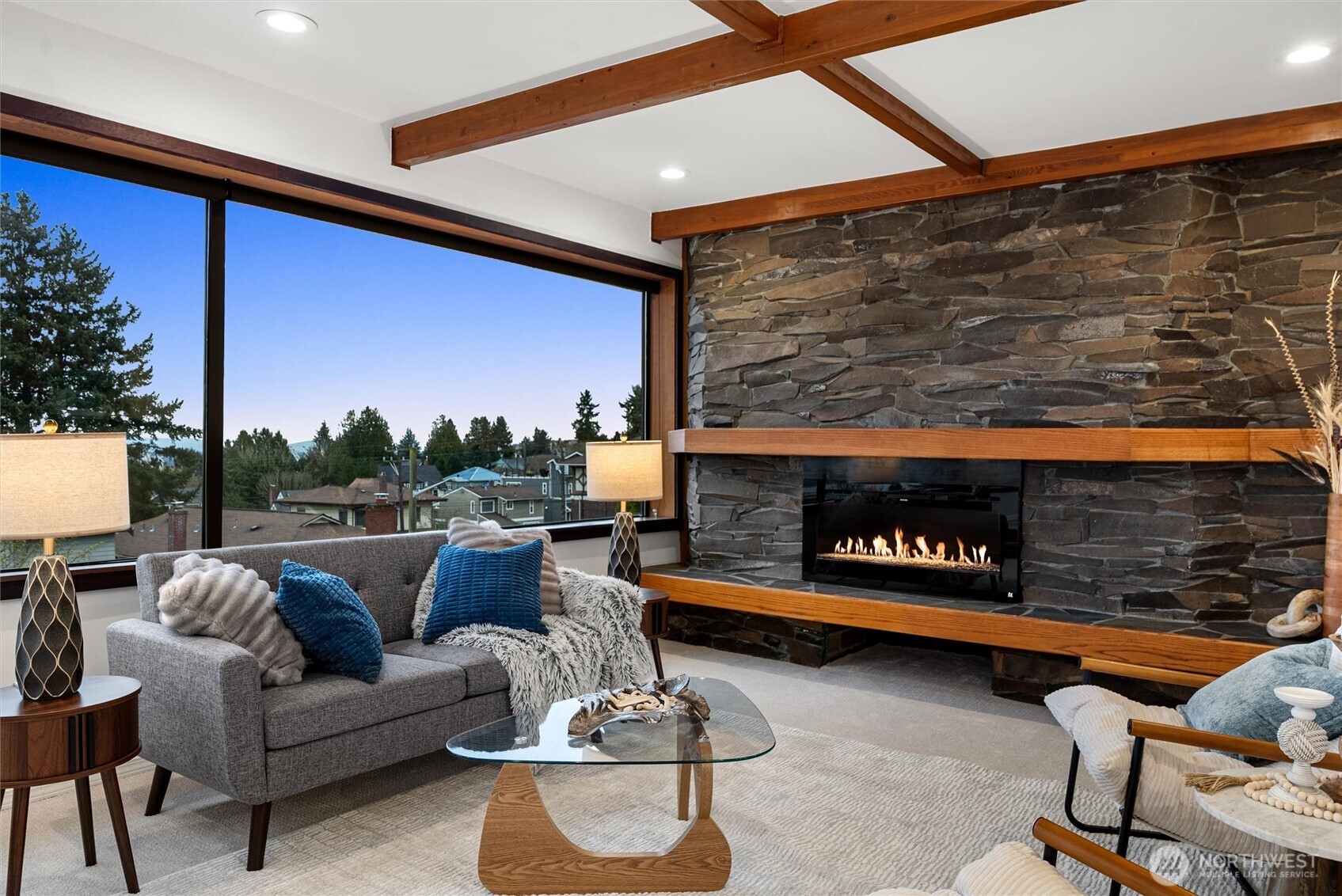 1627 California Avenue SW Unit: 4