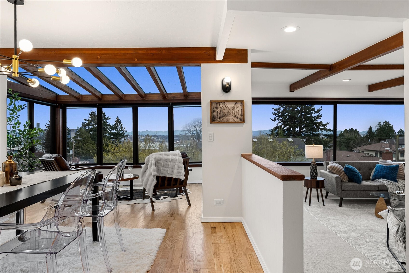 1627 California Avenue SW Unit: 4