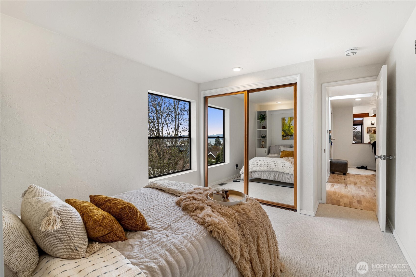 1627 California Avenue SW Unit: 4