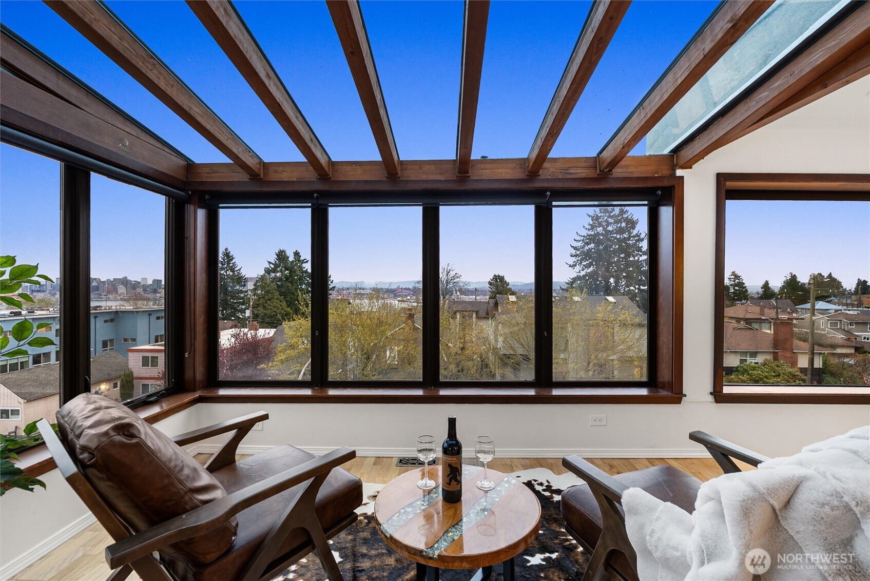 1627 California Avenue SW Unit: 4