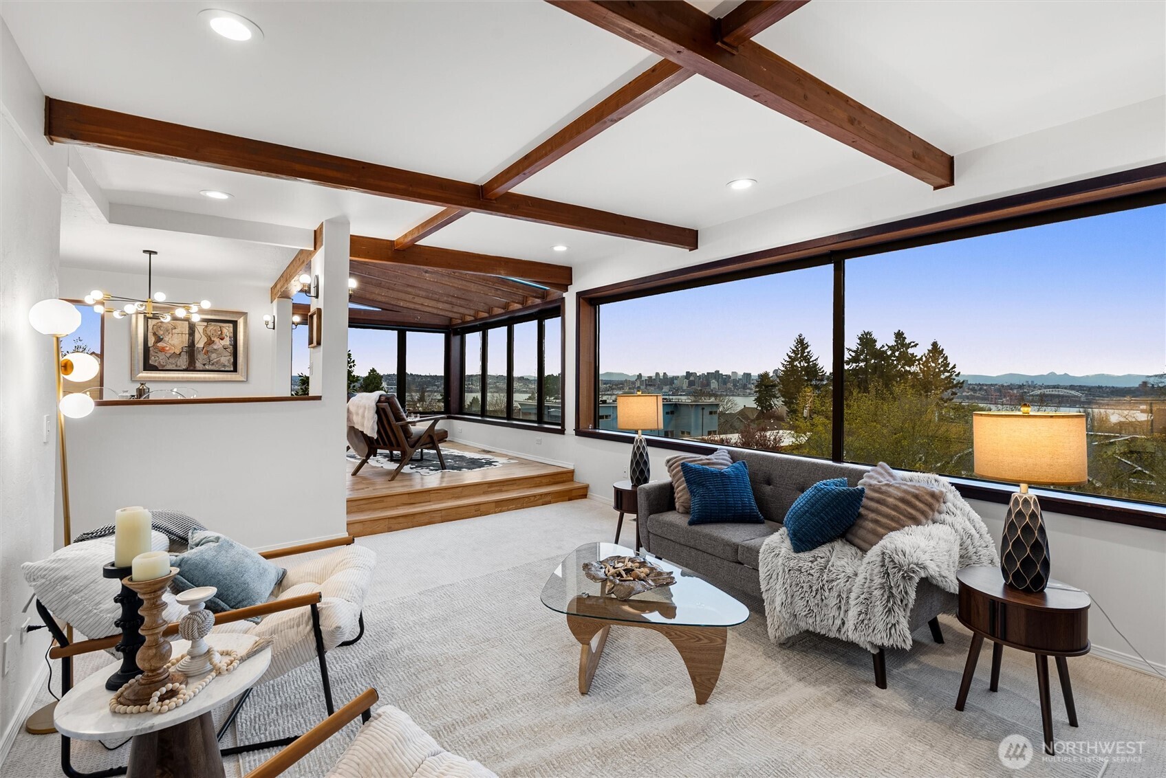 1627 California Avenue SW Unit: 4