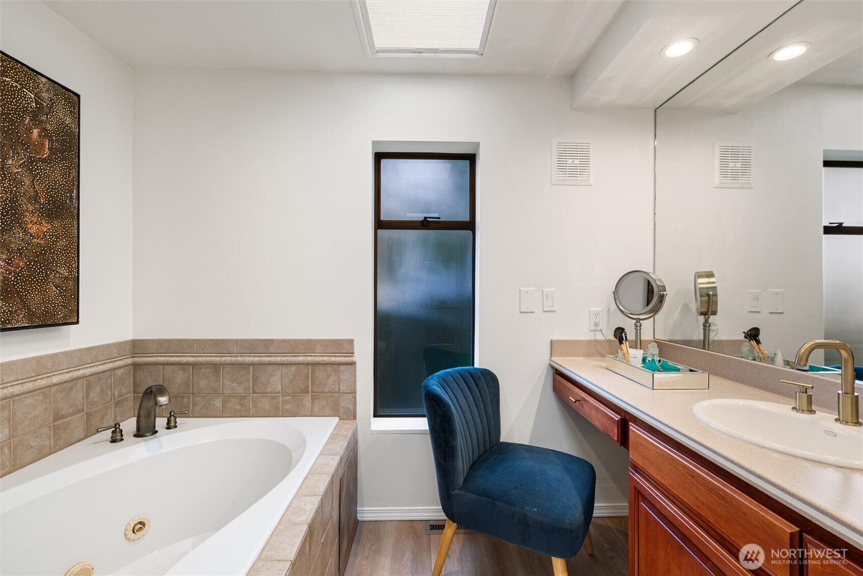 1627 California Avenue SW Unit: 4