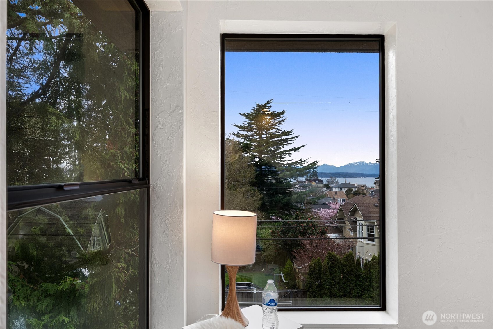 1627 California Avenue SW Unit: 4