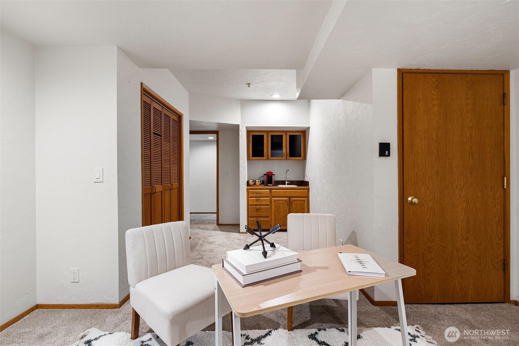 1627 California Avenue SW Unit: 4