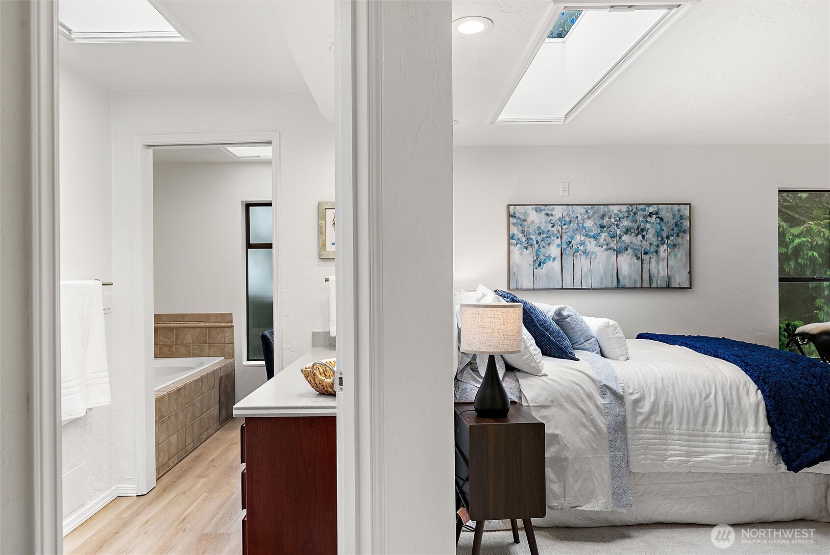 1627 California Avenue SW Unit: 4