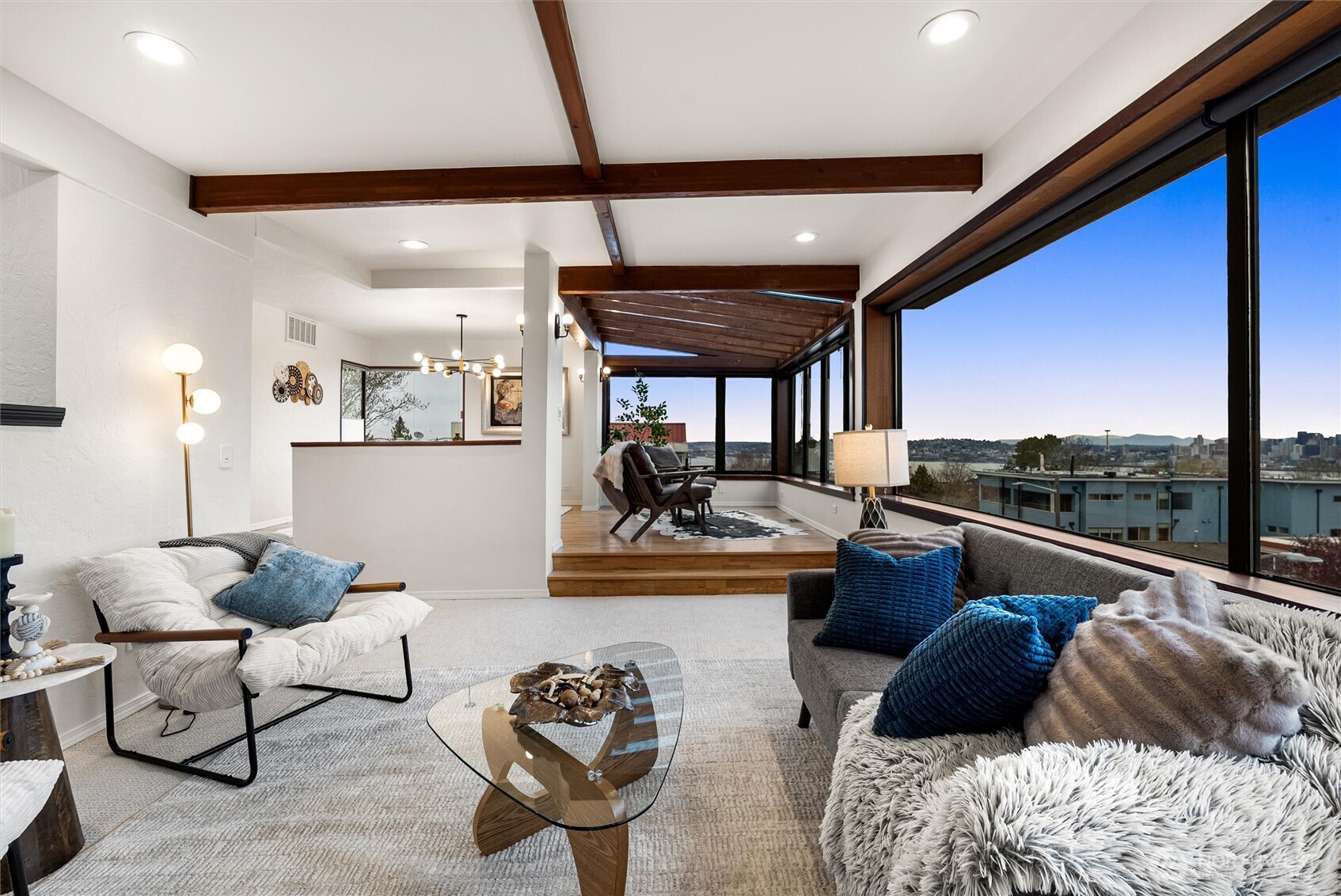 1627 California Avenue SW Unit: 4