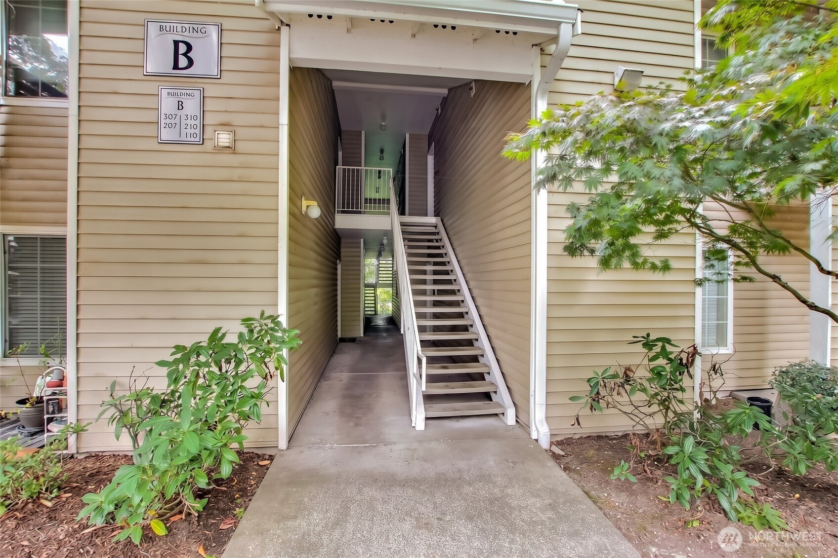 801 N N Rainier Avenue Unit: B309