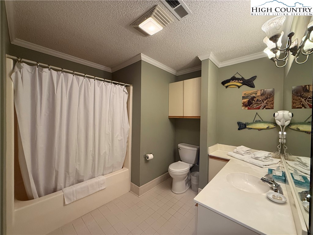 908 Chetola Lake Drive 303 Wren