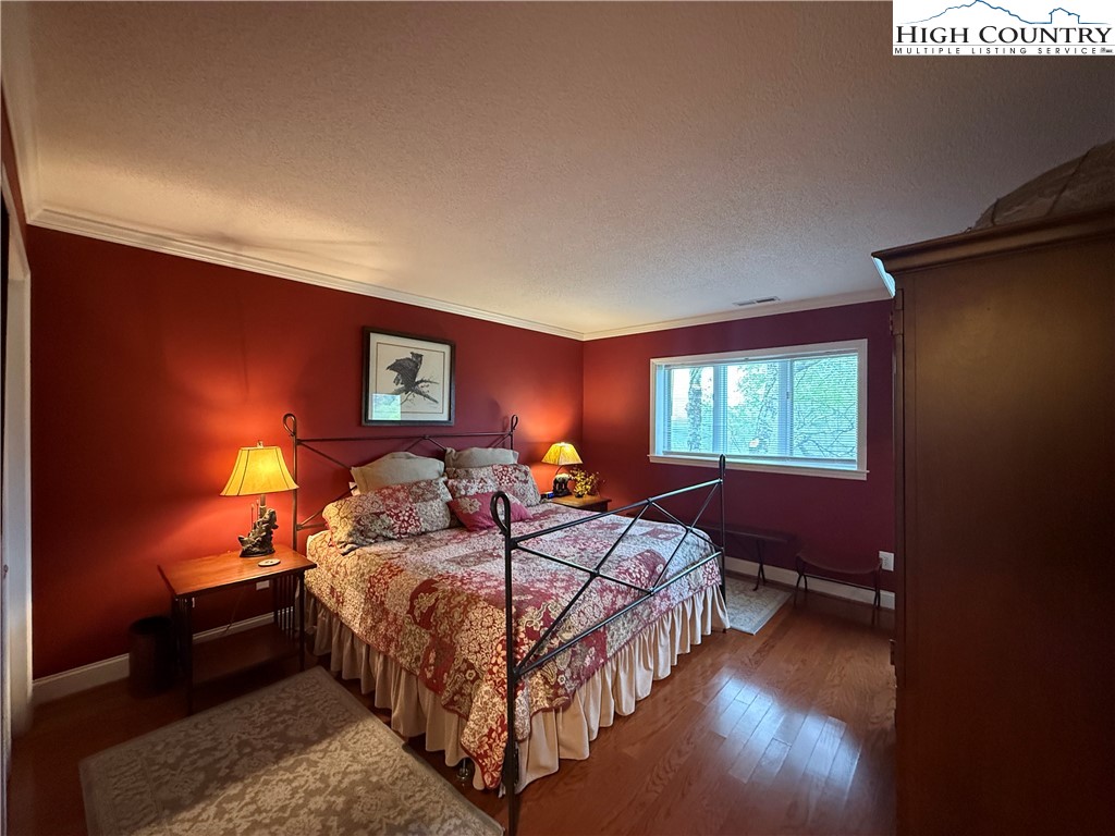 908 Chetola Lake Drive 303 Wren
