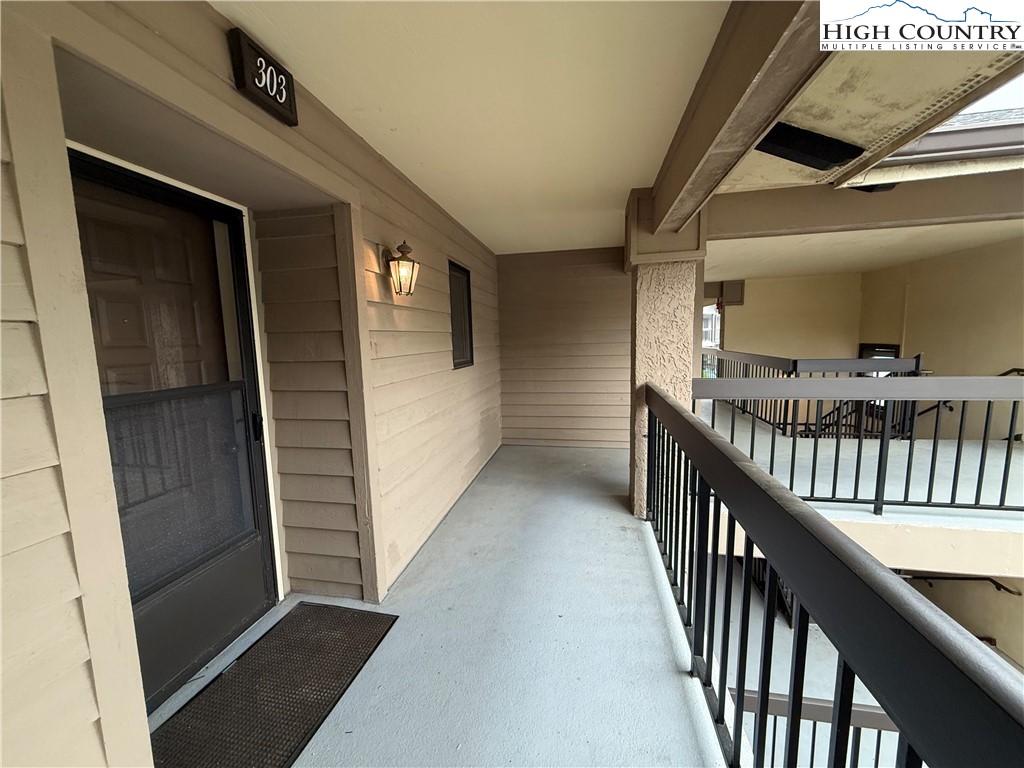 908 Chetola Lake Drive 303 Wren