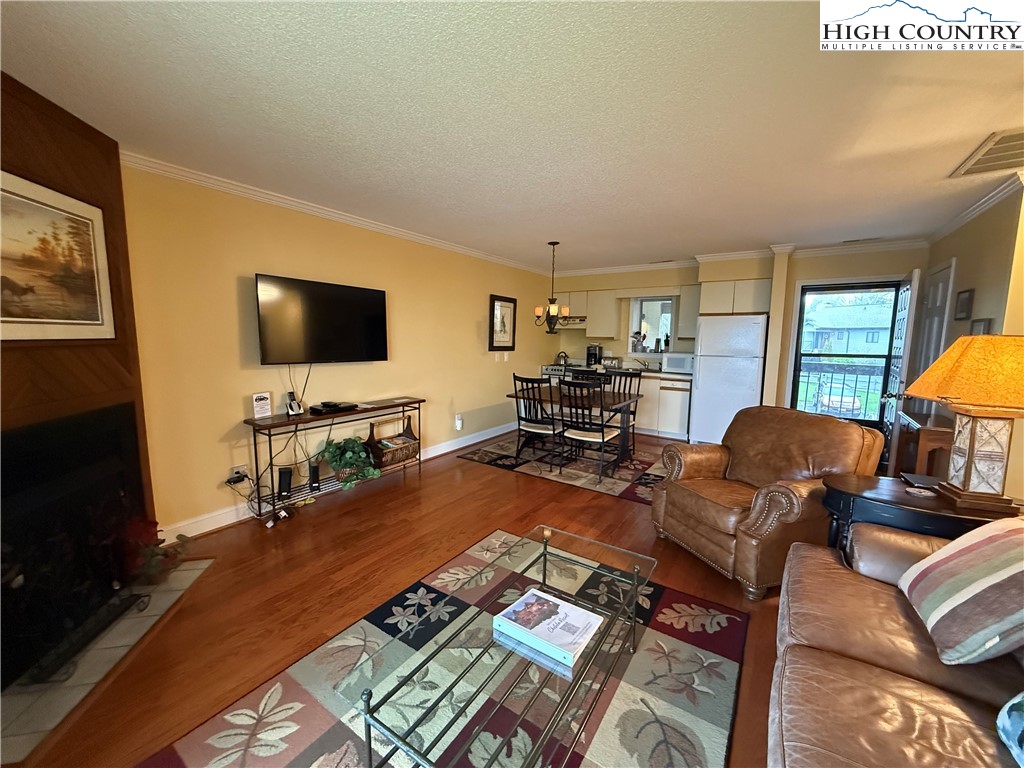 908 Chetola Lake Drive 303 Wren